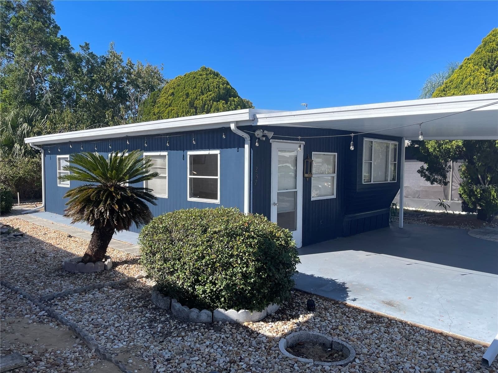237 PALM CREST