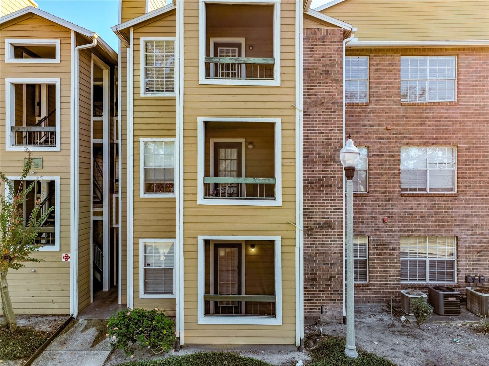 4301 LIZSHIRE