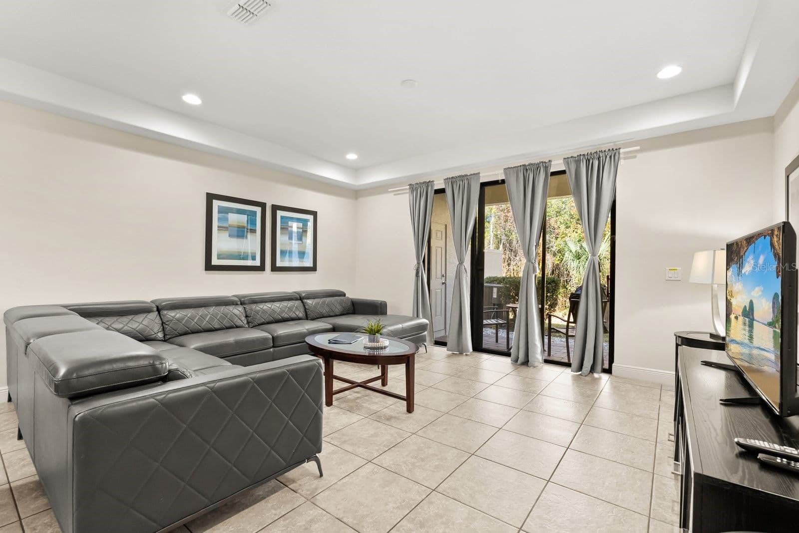 8193 ROSEVILLE
