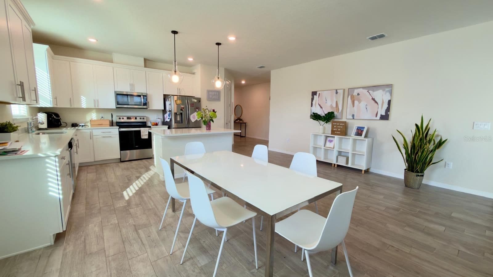 4620 GLIDING WAVE ST