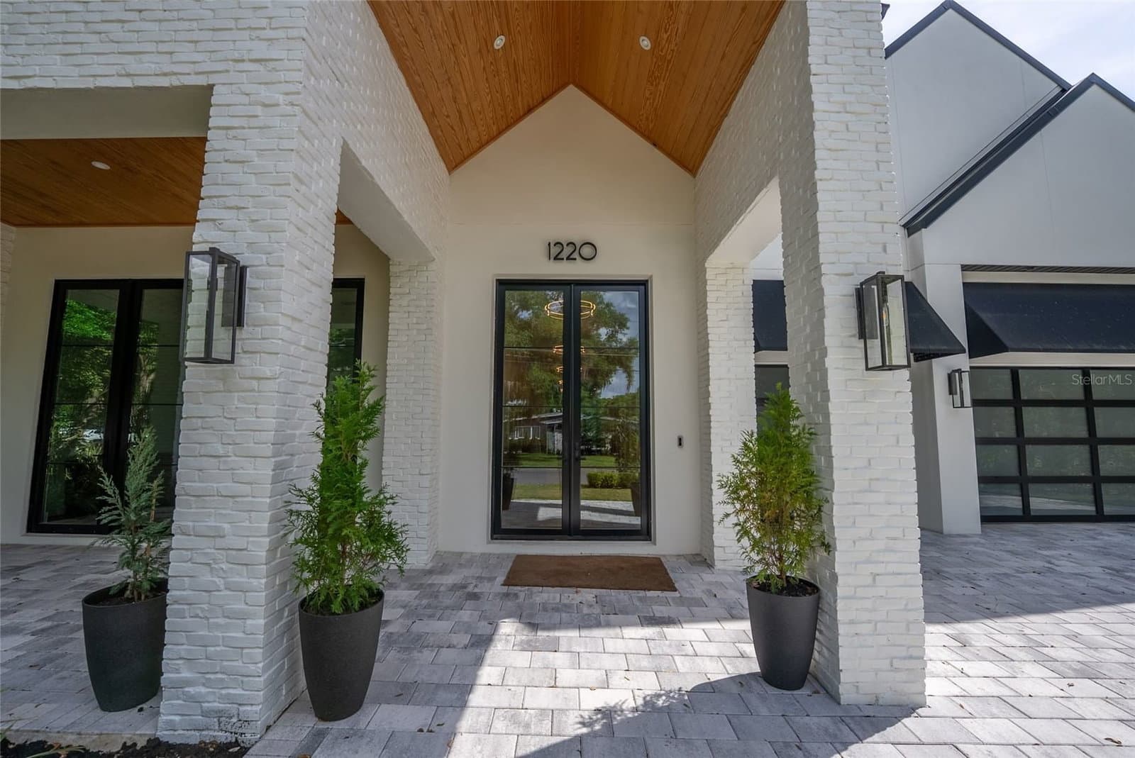 1220 DELANEY PARK