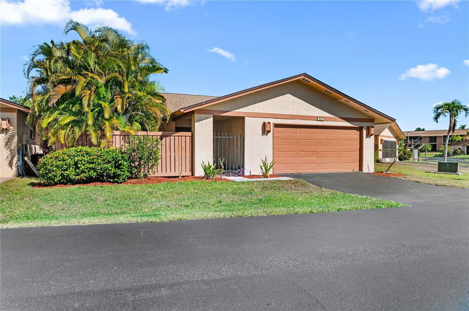 6479 ROYAL WOODS