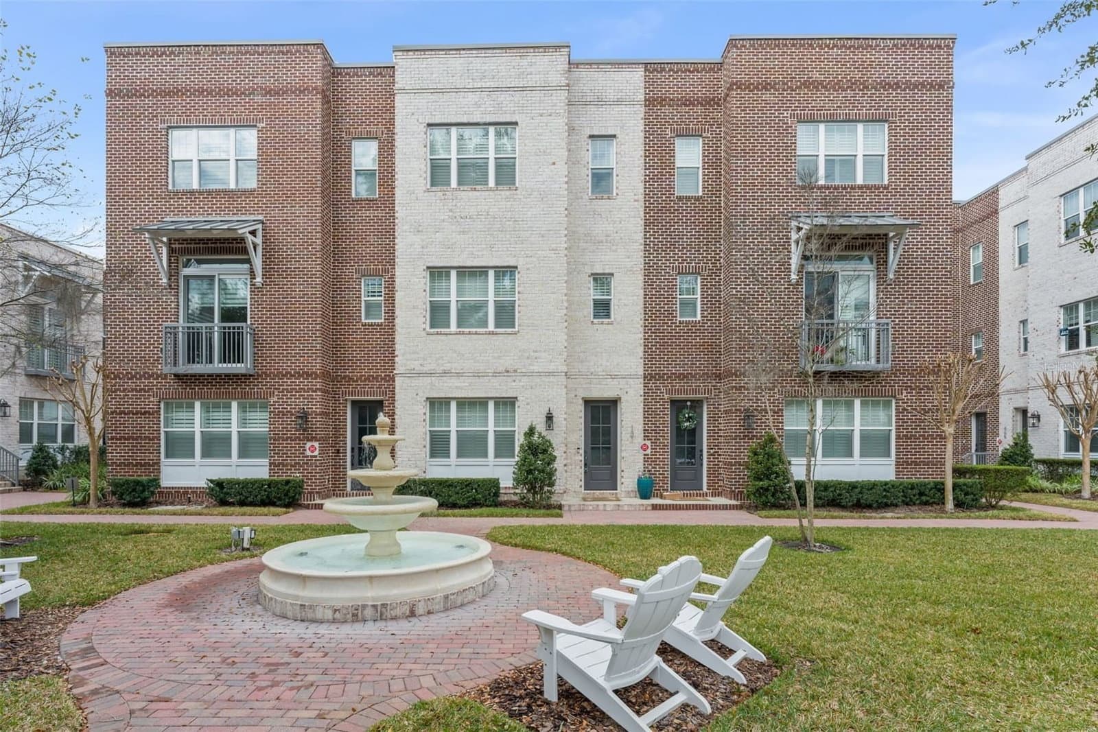 131 OAK LAUREL
