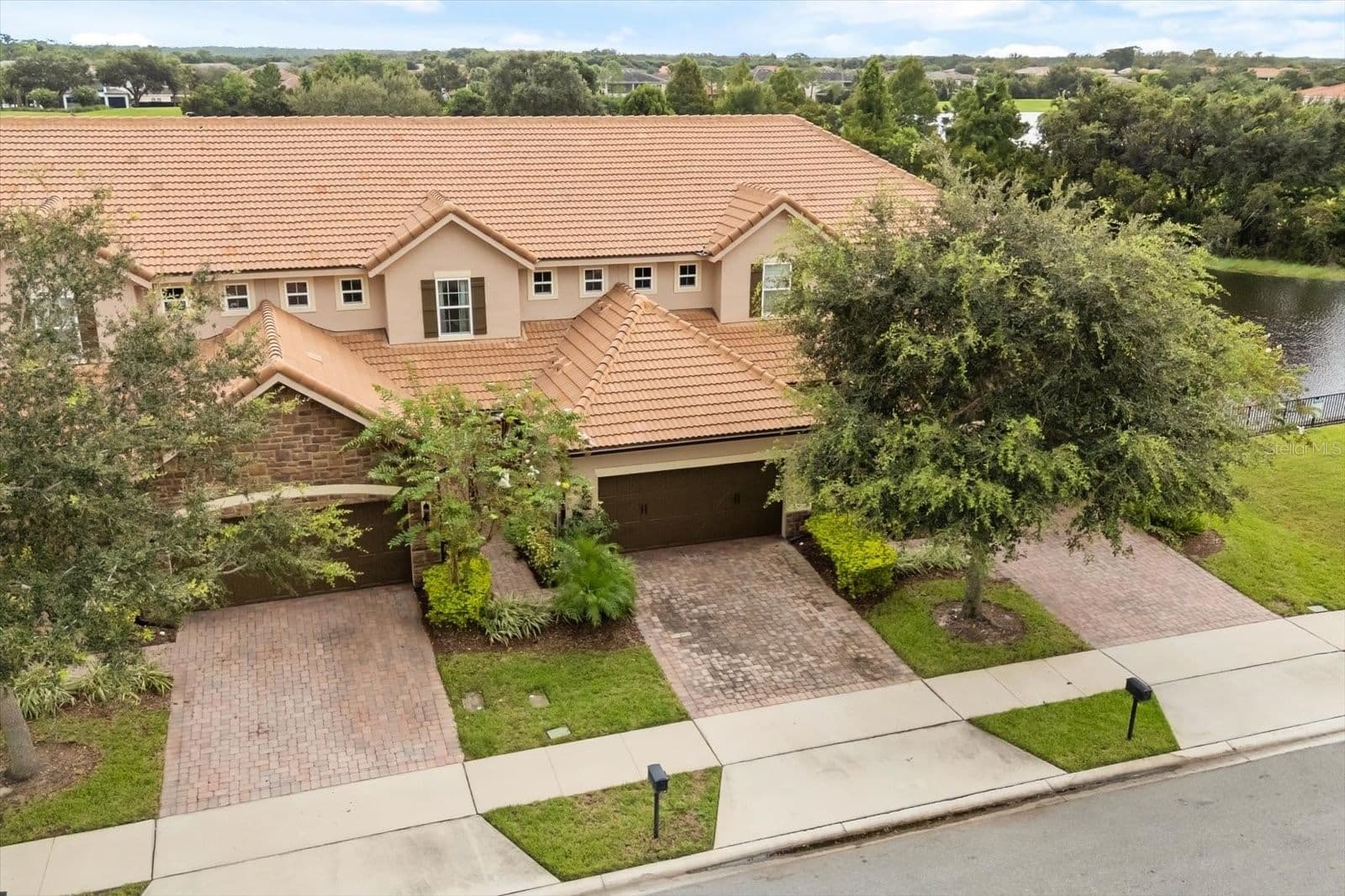 10613 BELFRY