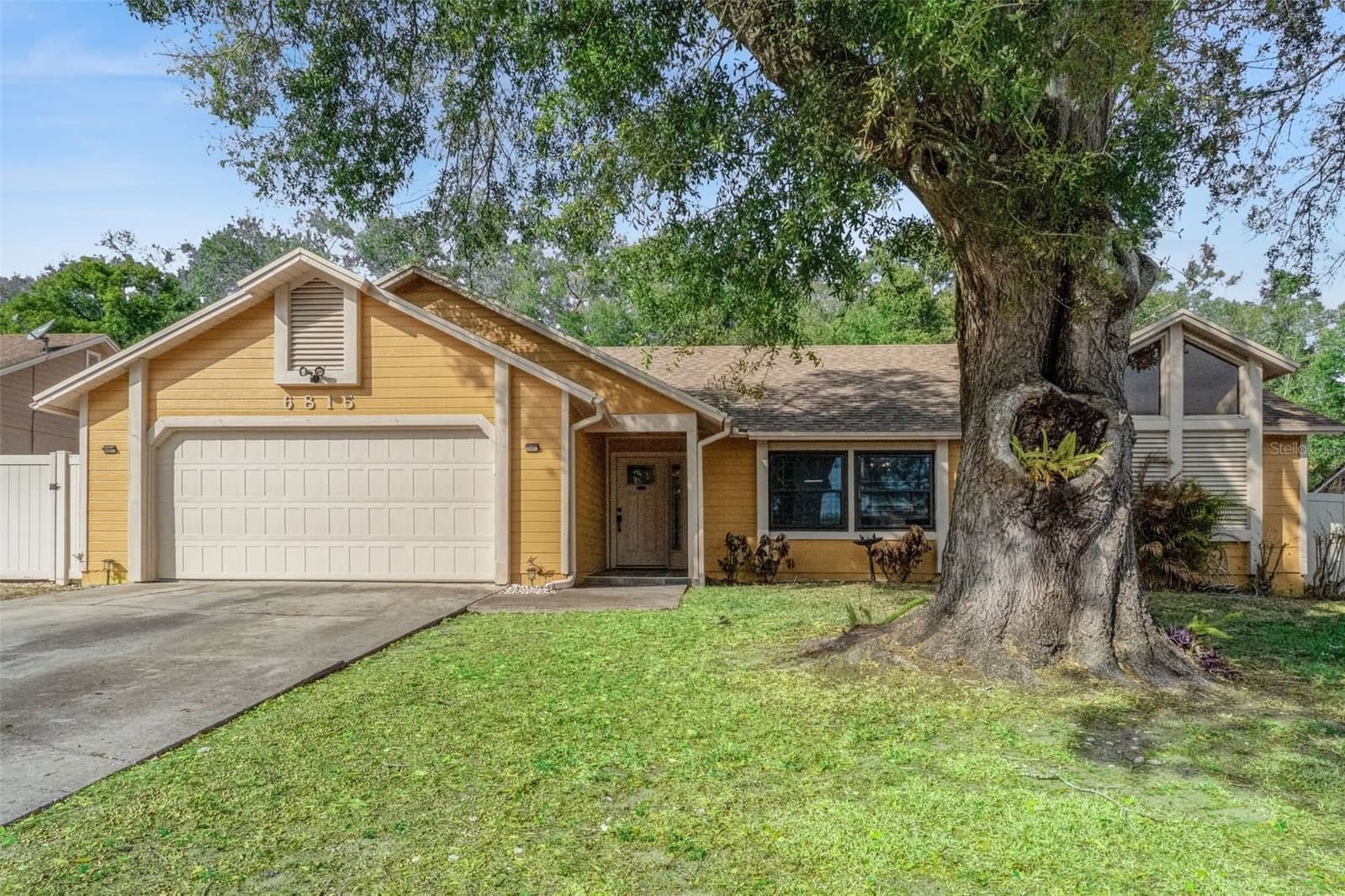 6815 CRESCENT RIDGE