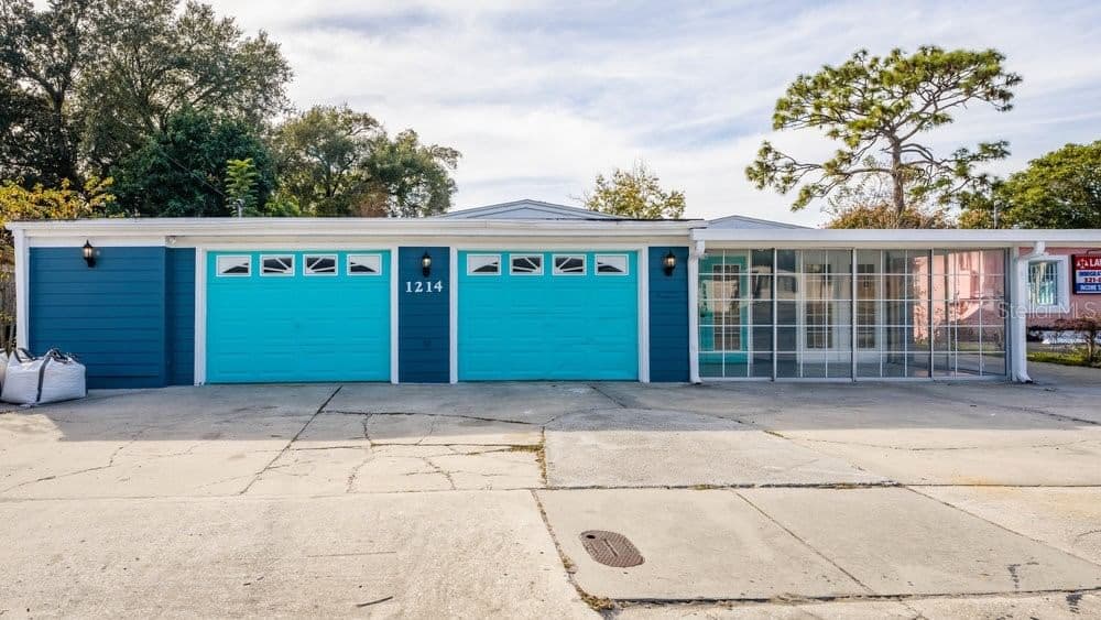 1214 PINE HILLS