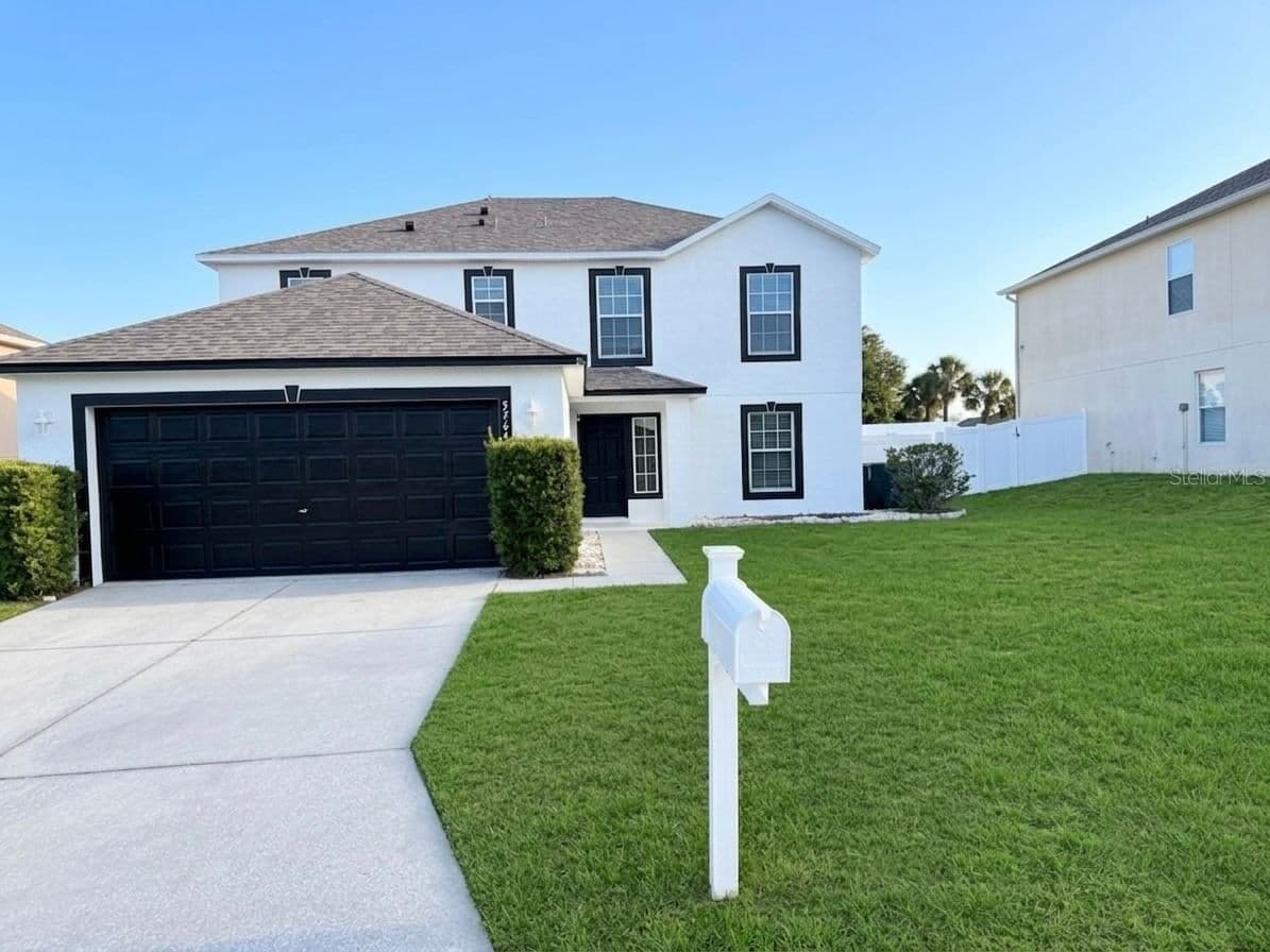 5764 ROYAL HILLS