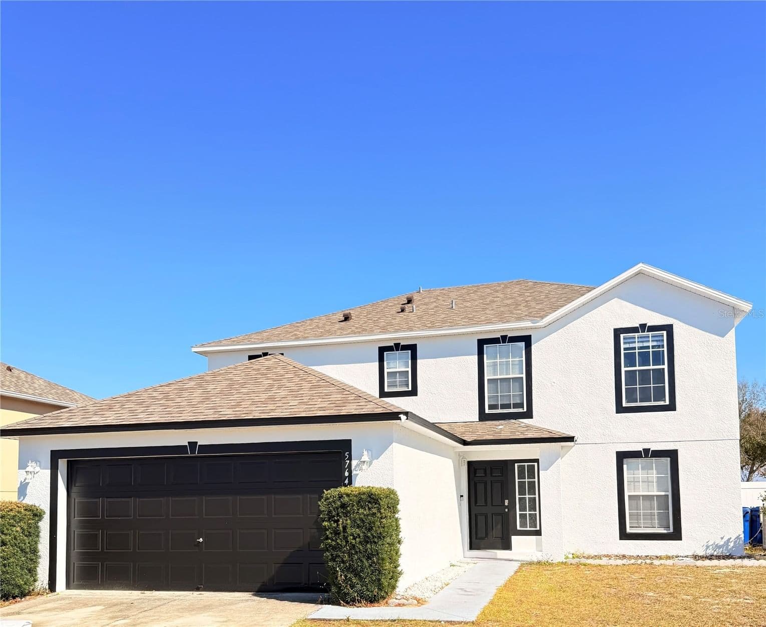 5764 ROYAL HILLS