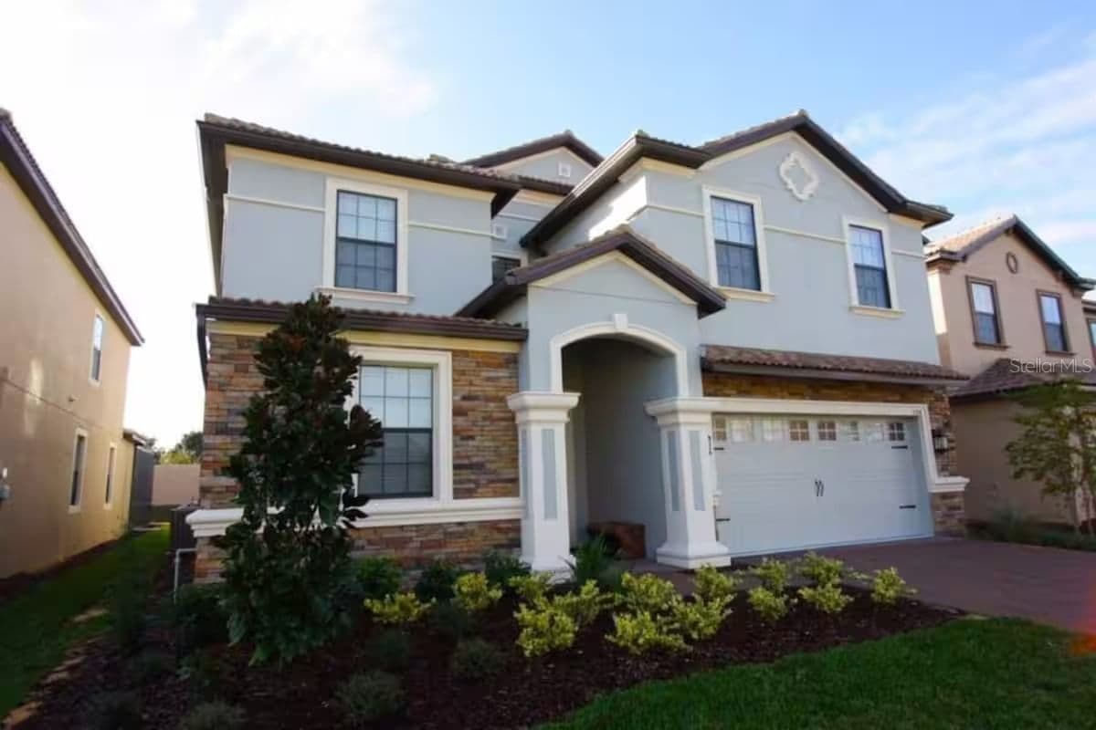 1524 MOON VALLEY