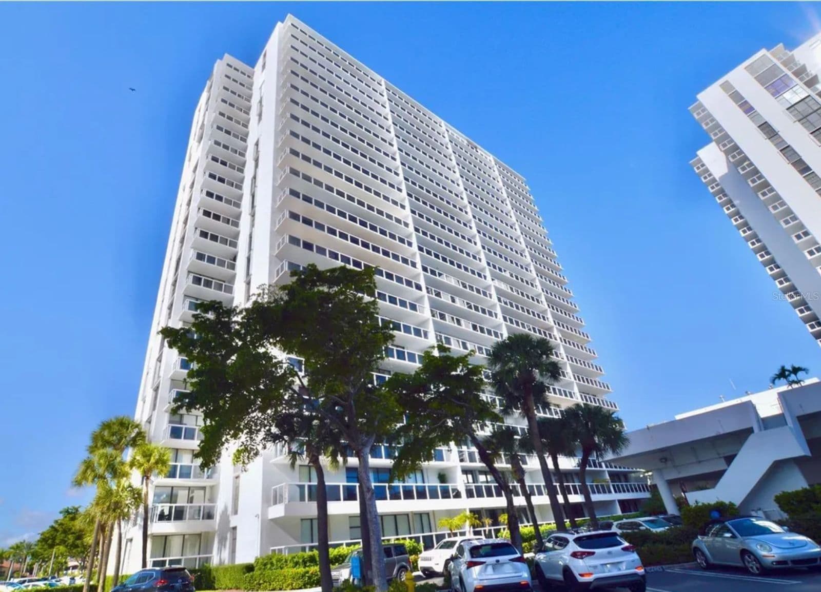 20505 COUNTRY CLUB, Miami, FL
