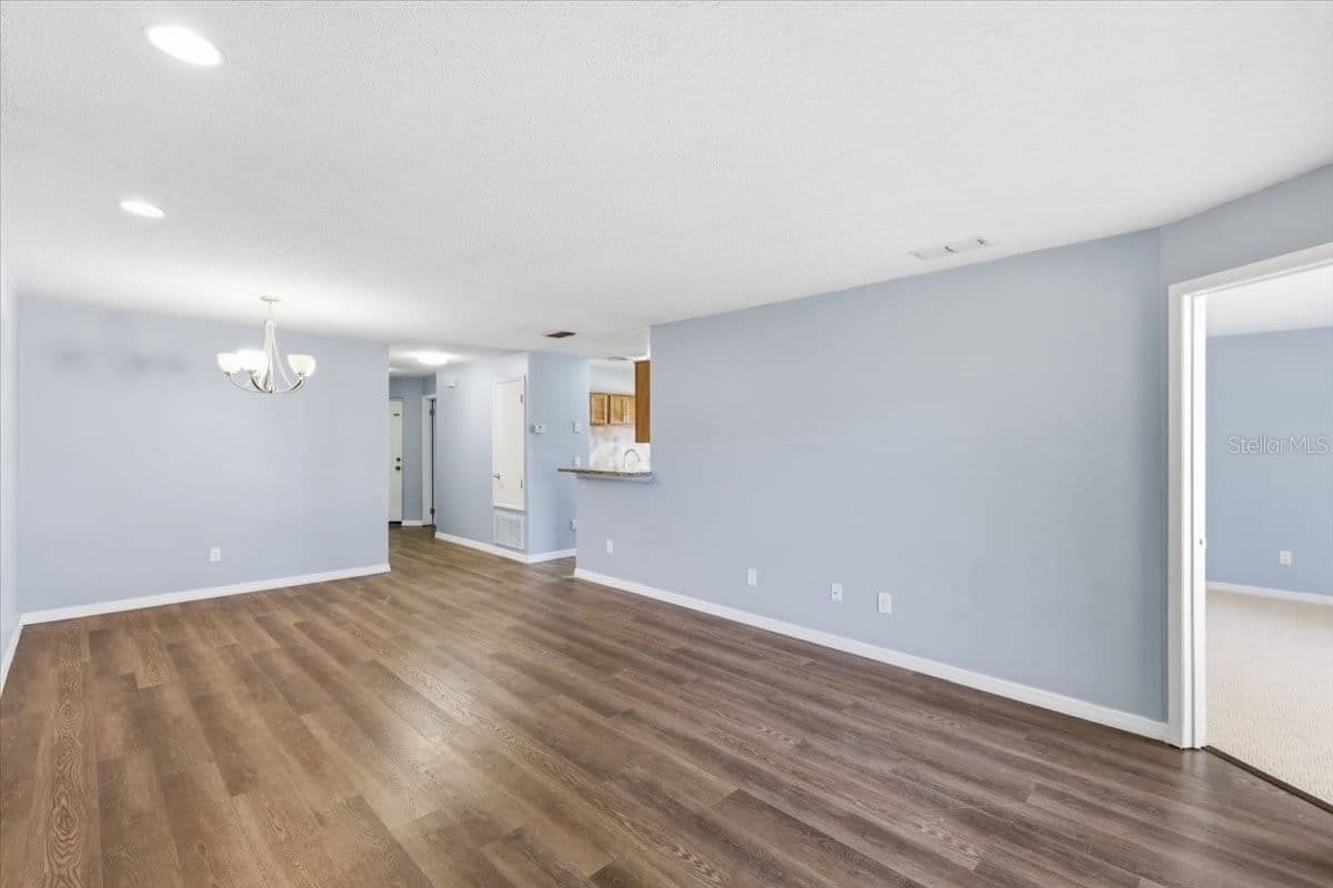 7813 SUGAR BROOK