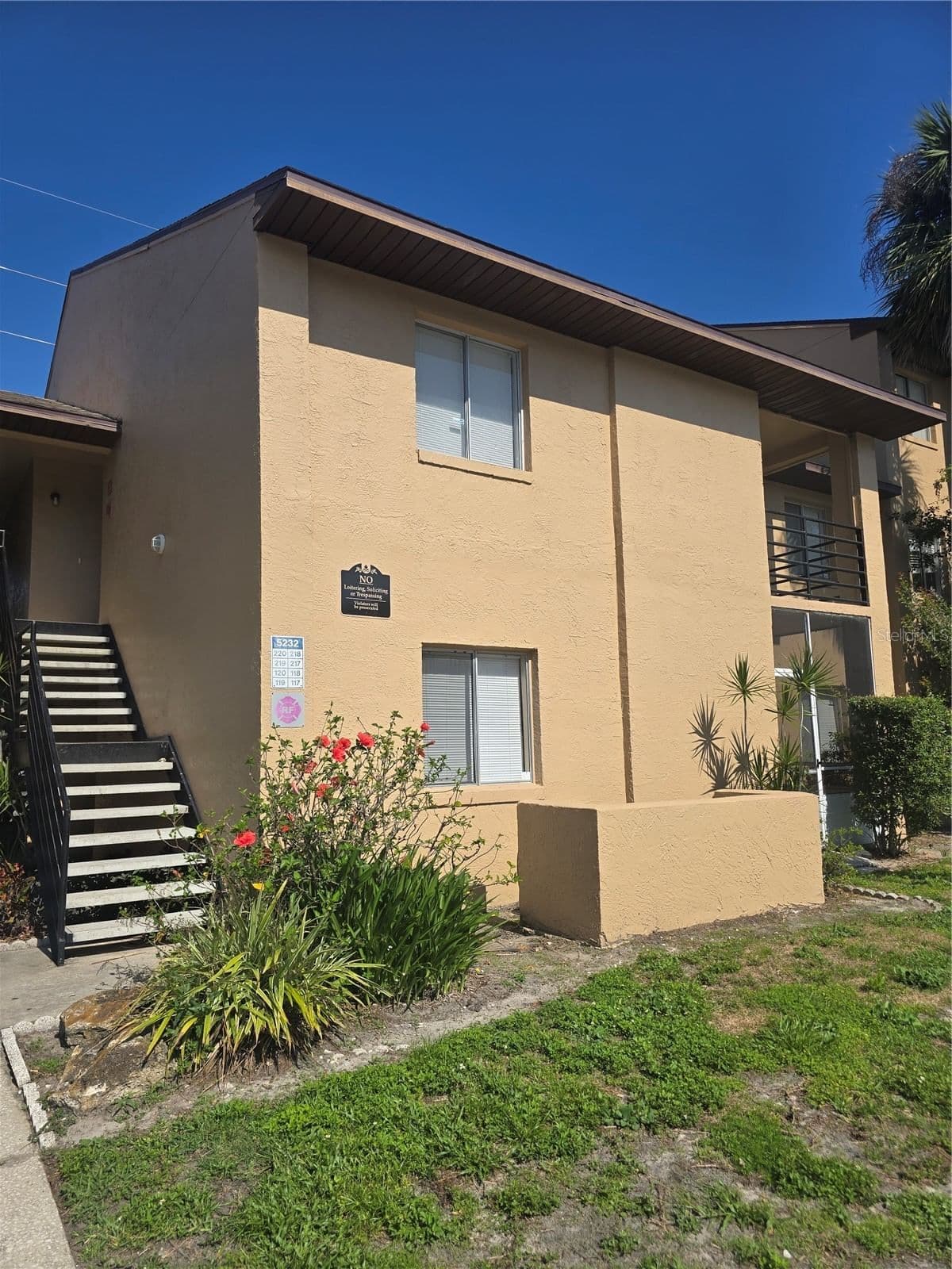 5232 VIA HACIENDA