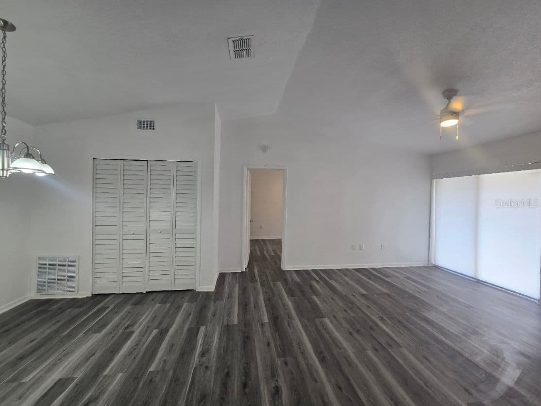 5232 VIA HACIENDA