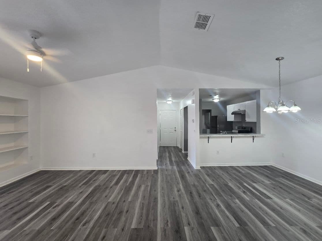 5232 VIA HACIENDA