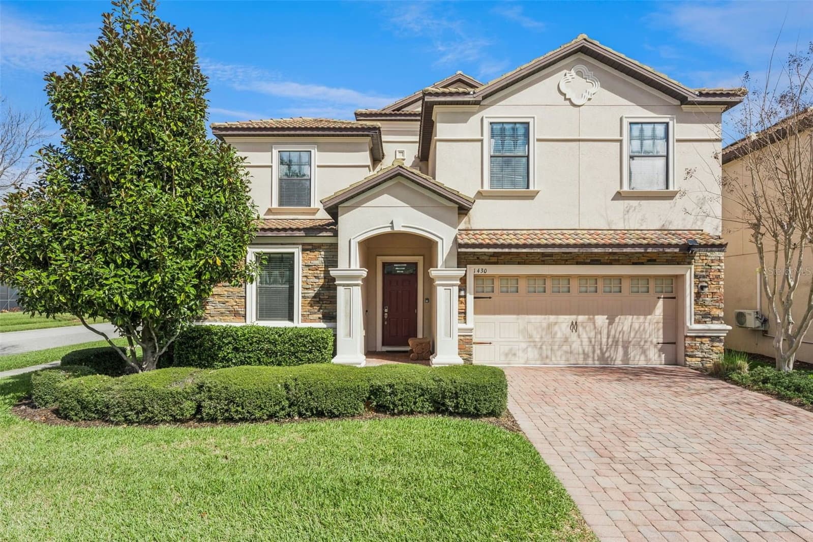 1430 MOON VALLEY