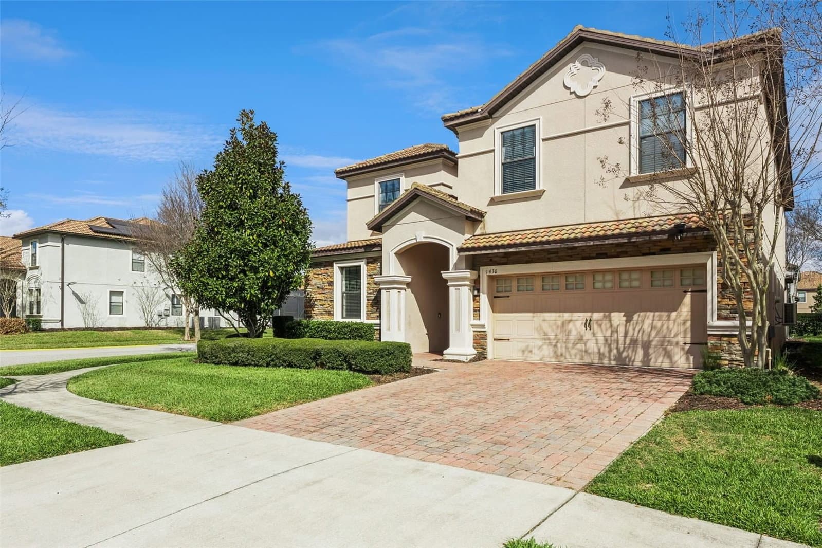 1430 MOON VALLEY