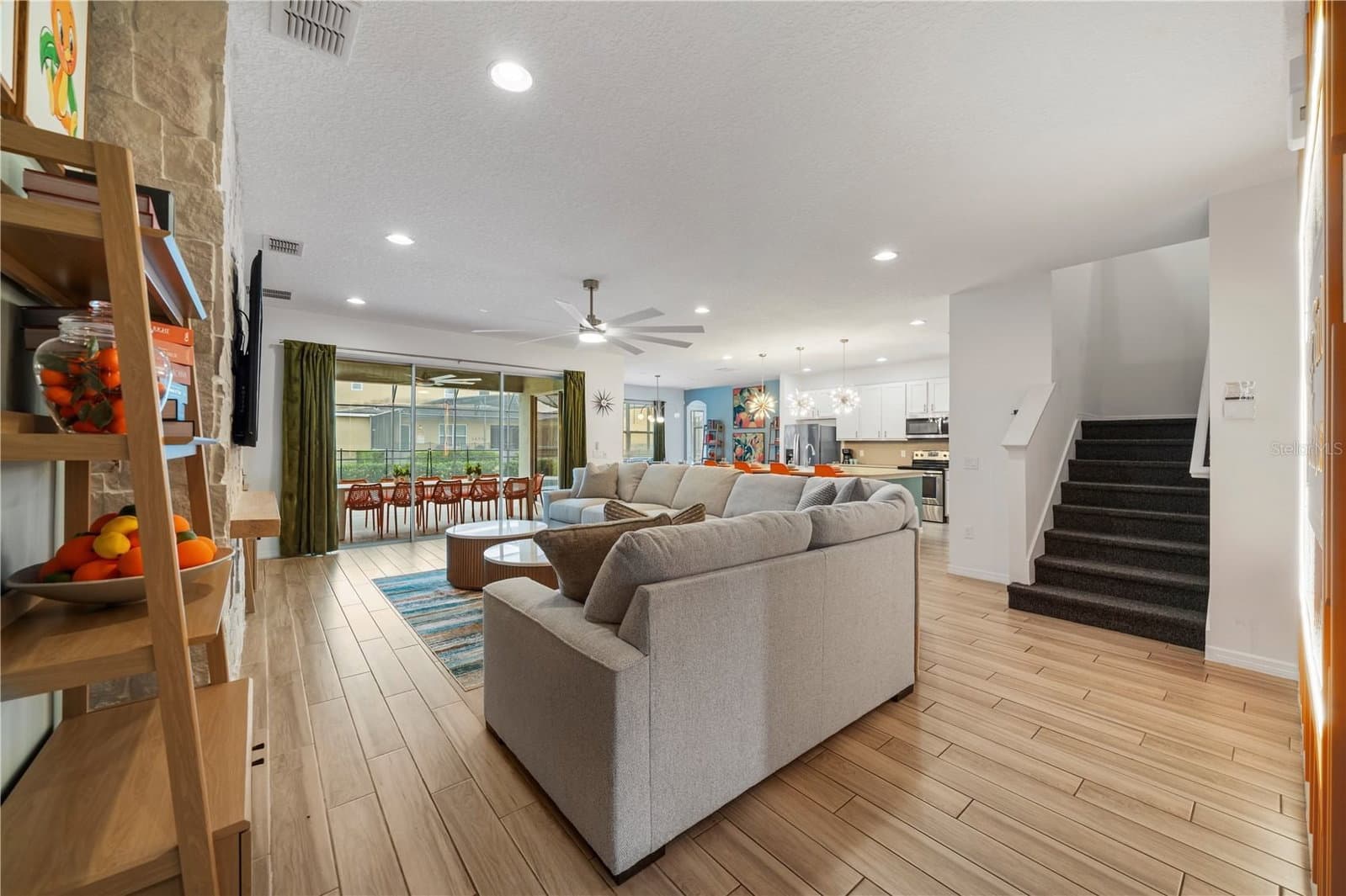 7009 OAKWOOD