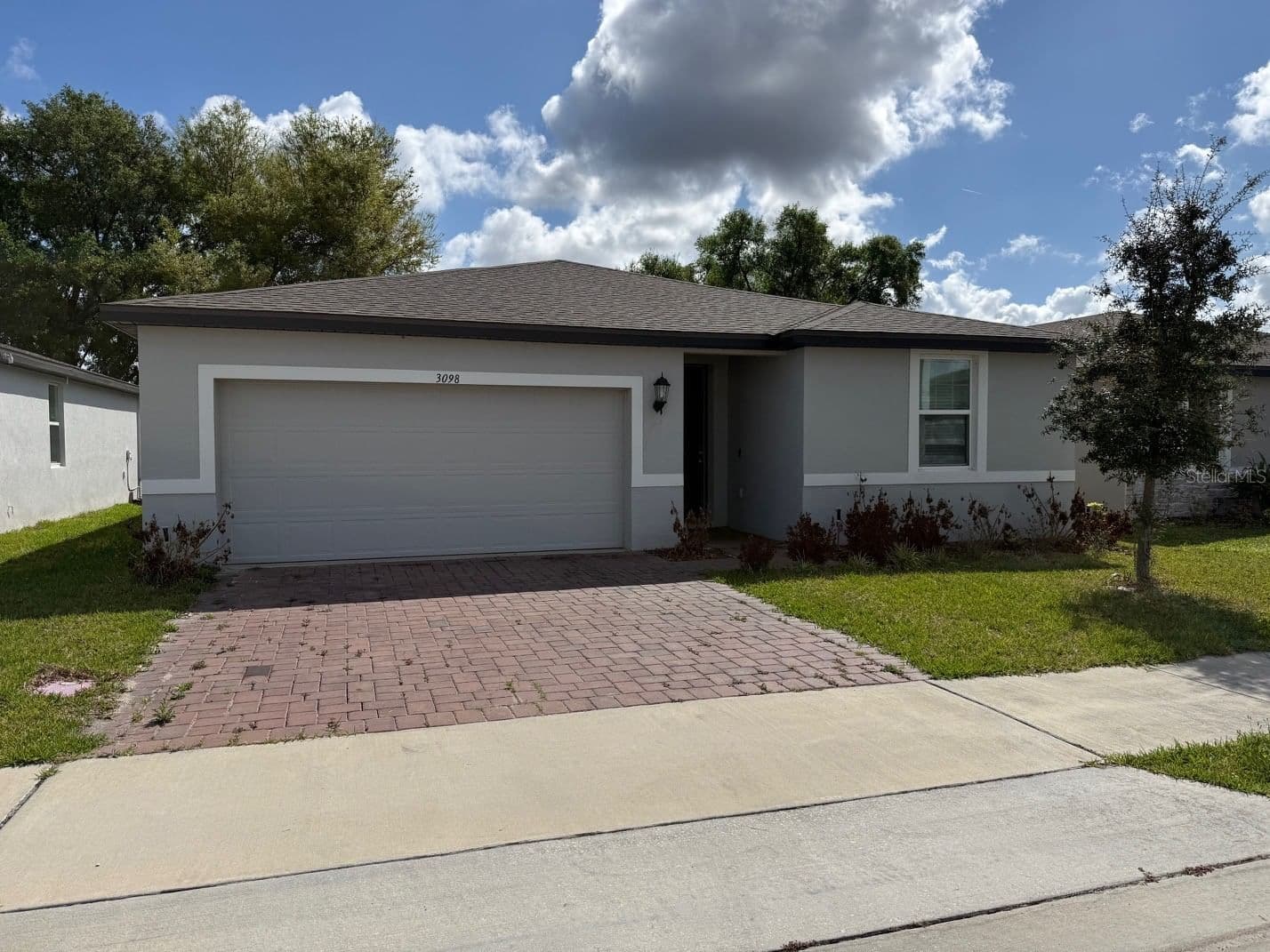 3098 LAUREL OAK