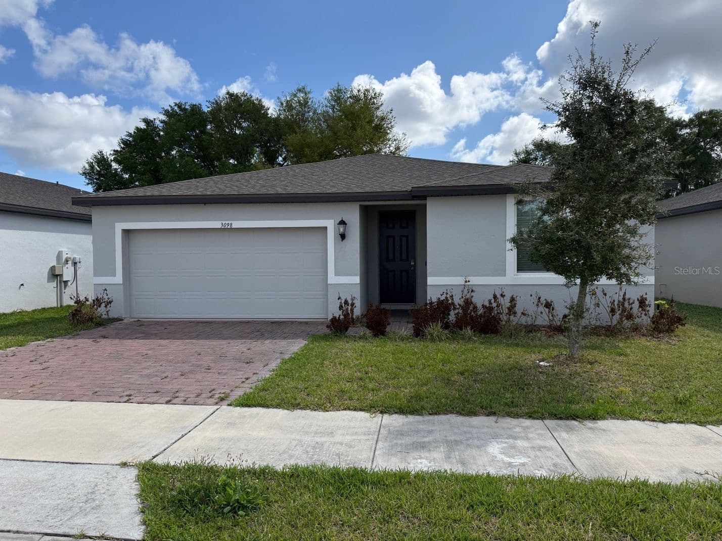 3098 LAUREL OAK