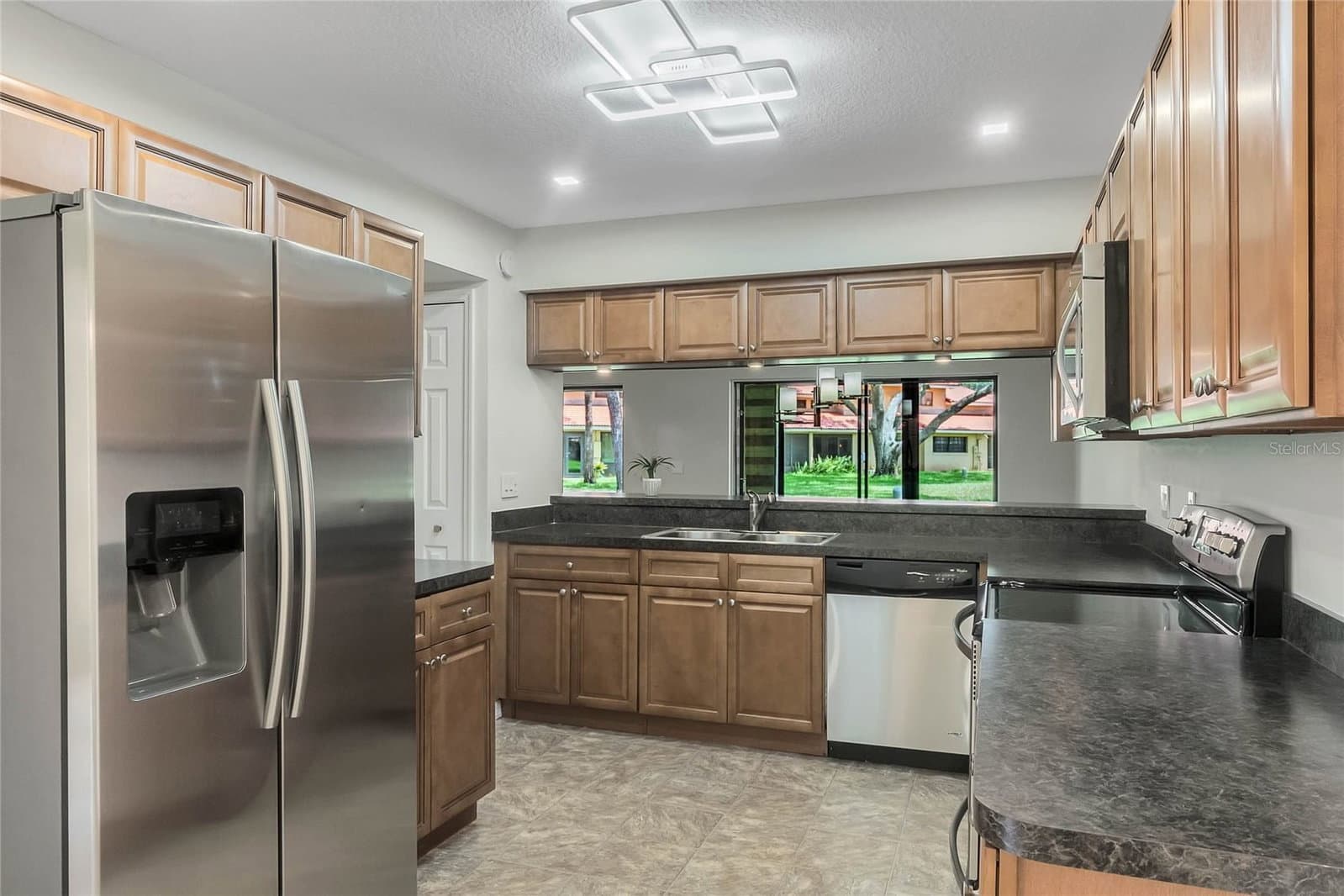 8235 AMBROSE COVE