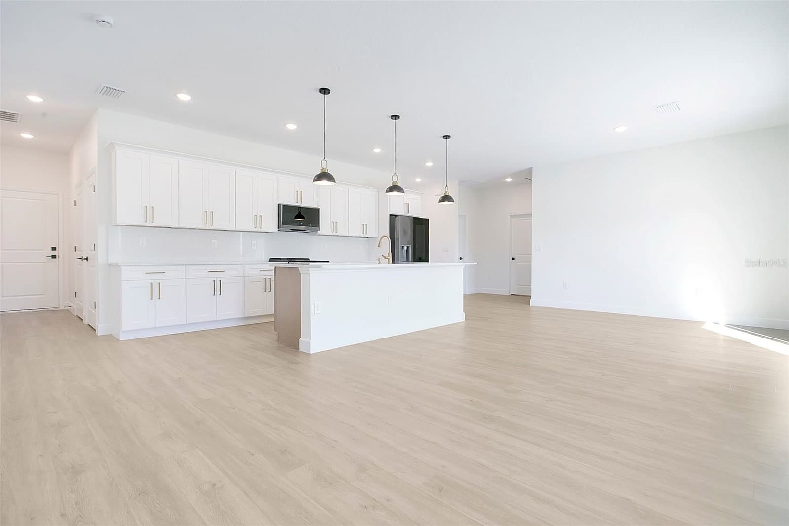 469 MARION OAKS