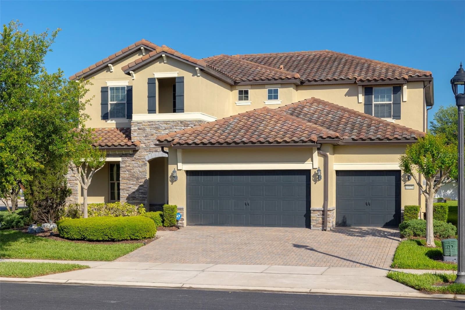 10950 CITRON OAKS