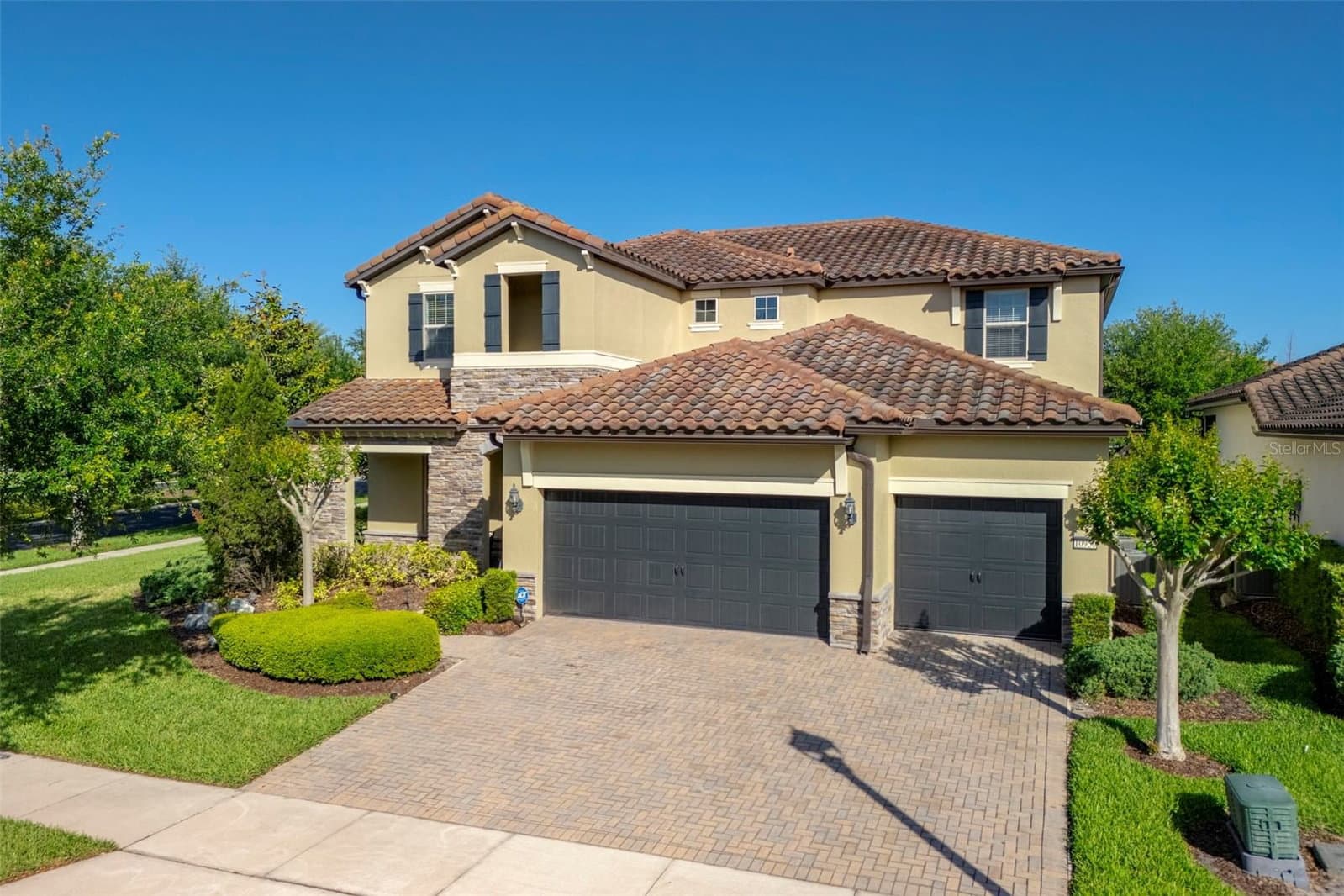 10950 CITRON OAKS