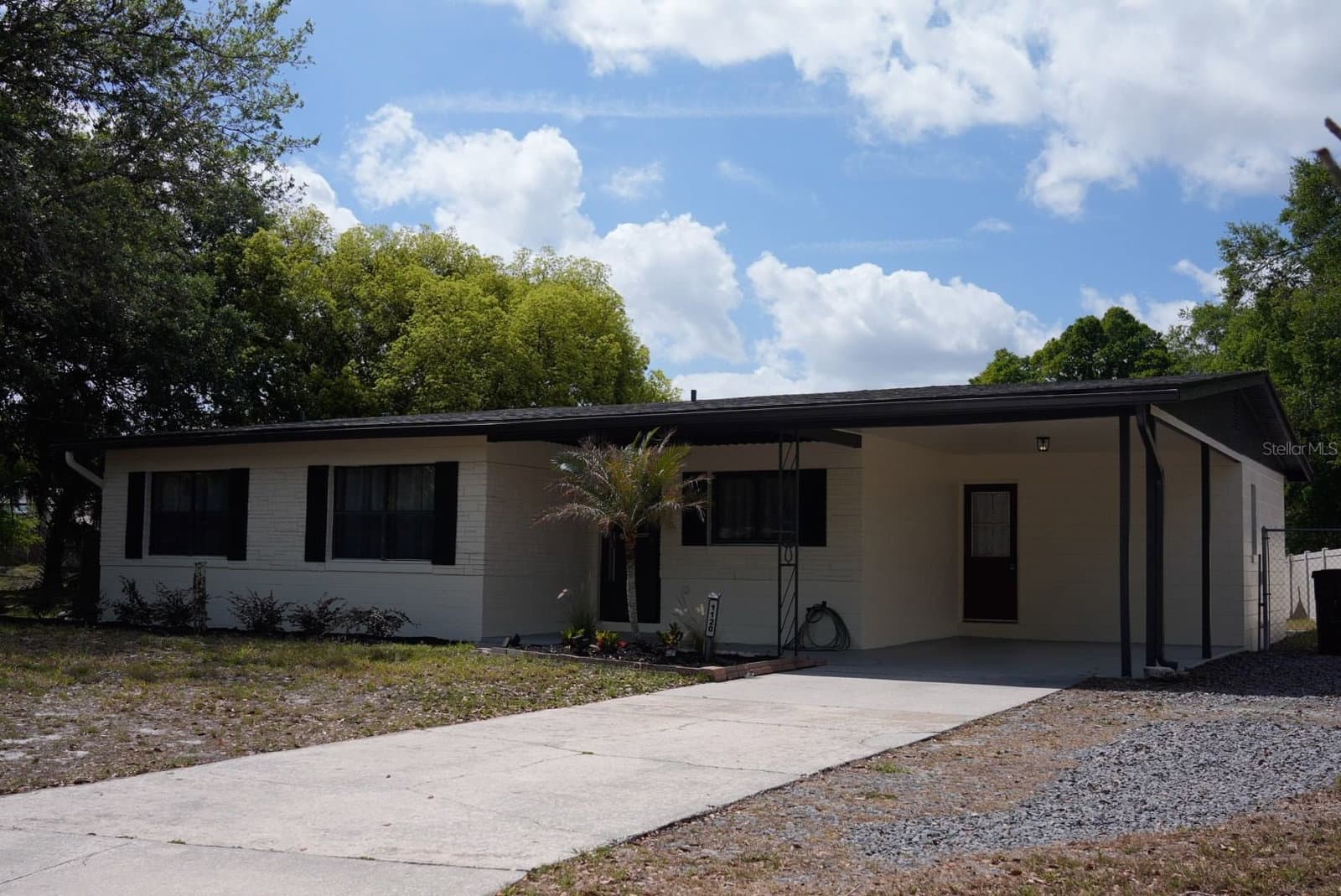 1120 SAN LUIS