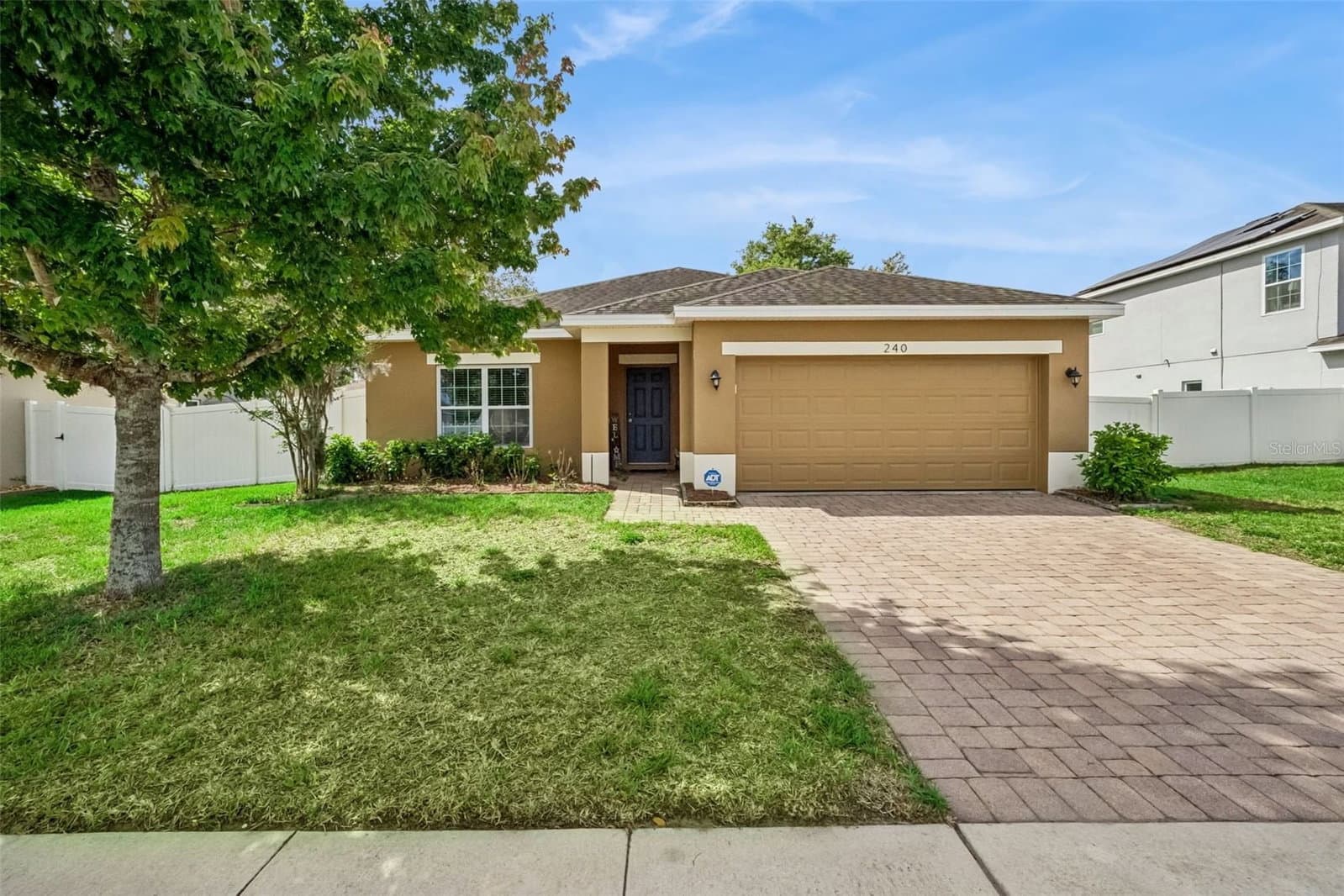 240 WHISPERING PINES