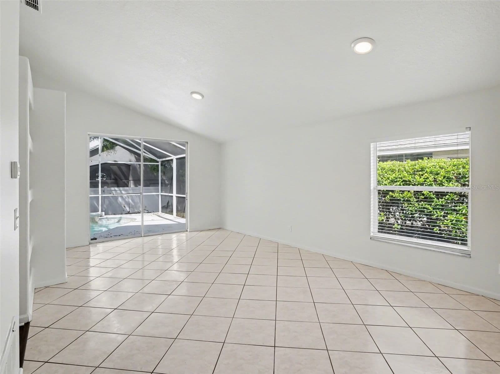 2609 MEADOW OAKS
