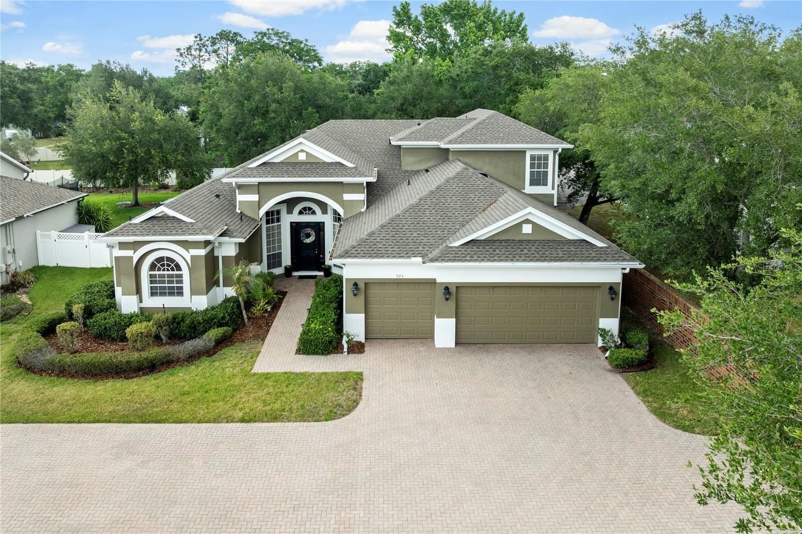 925 BAINBRIDGE