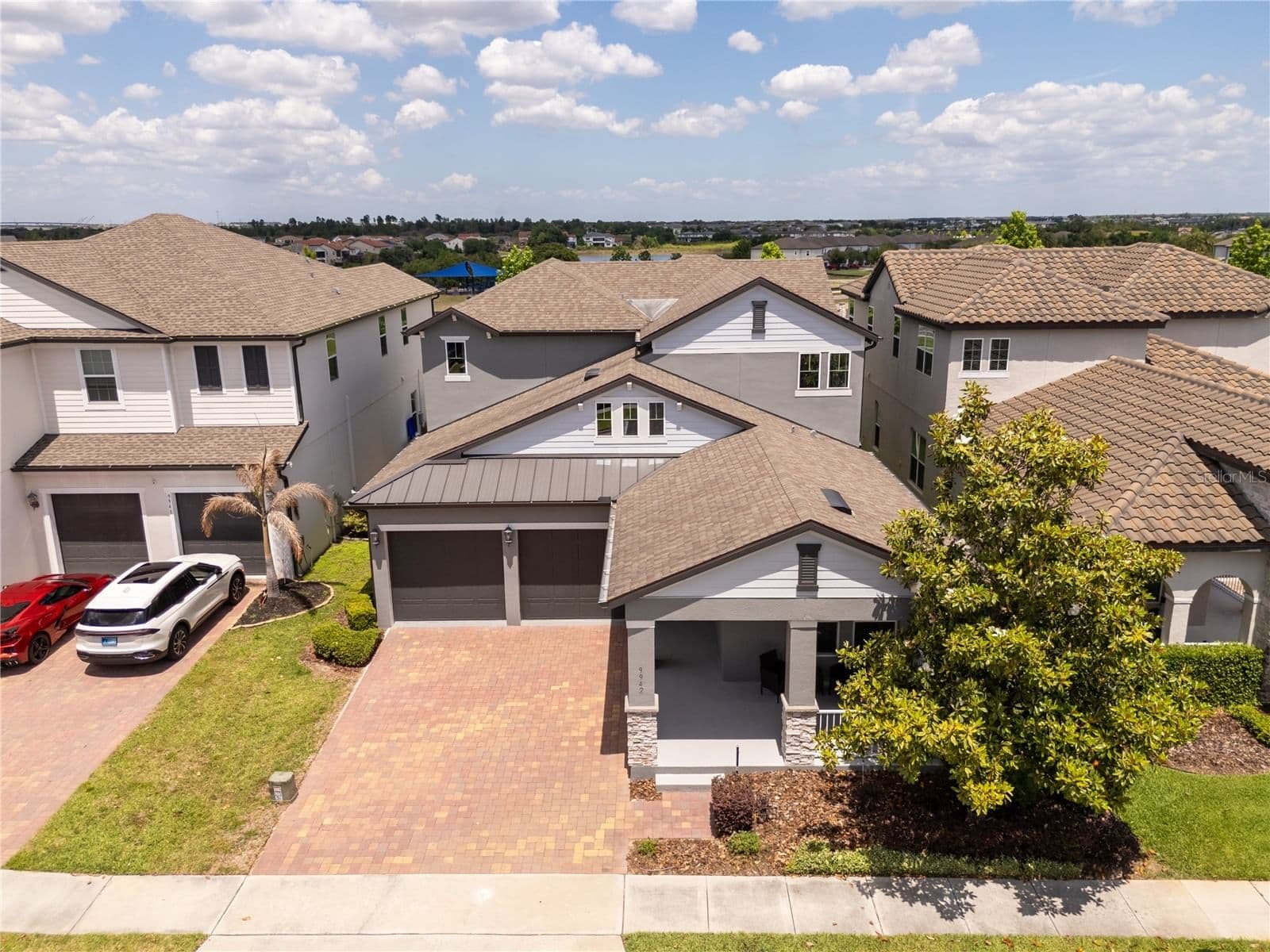9942 SUMMERLAKE GROVES
