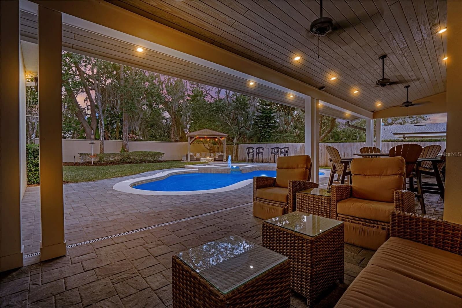 450 LAKEWOOD