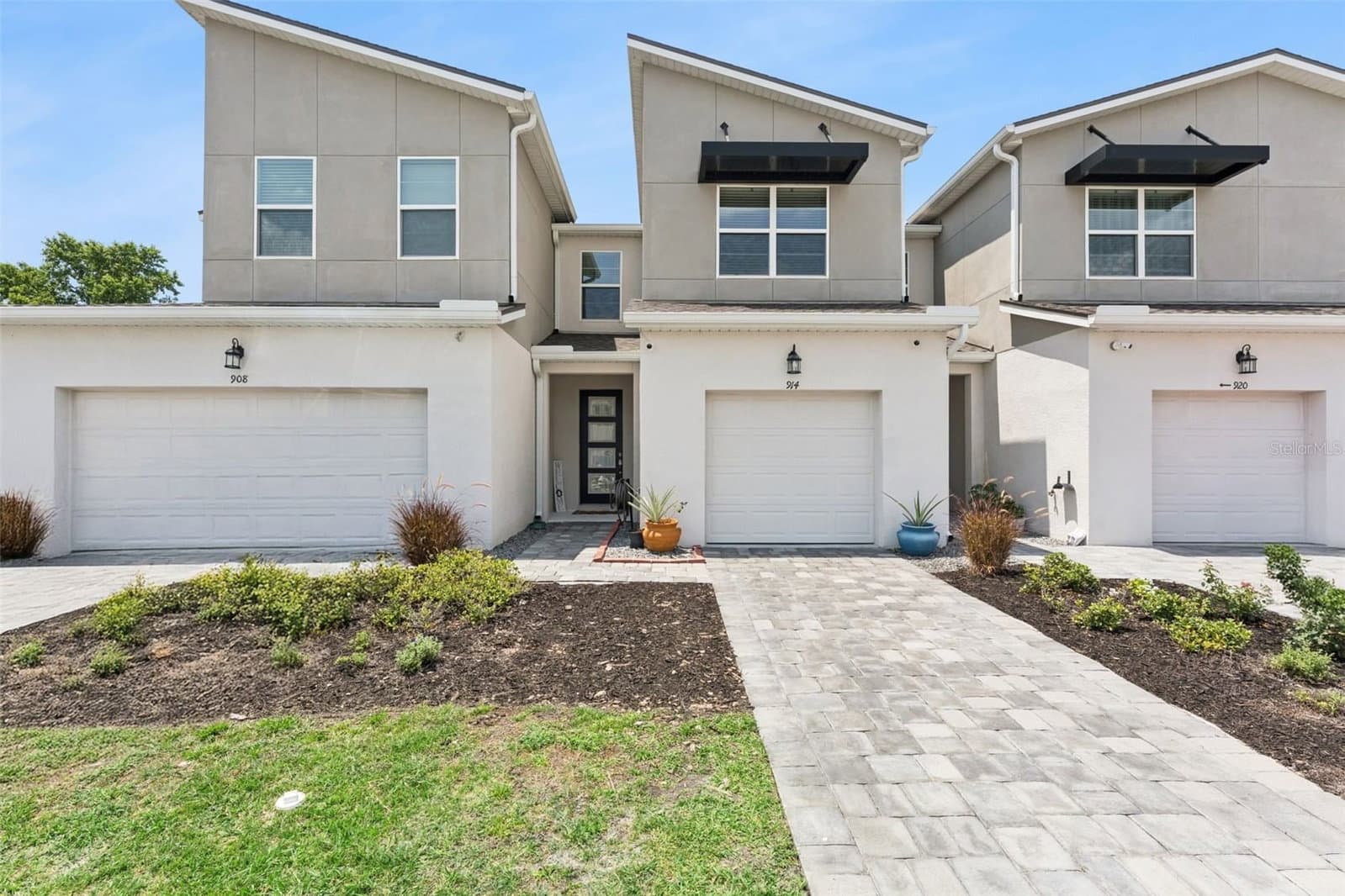 914 SPRING PALMS