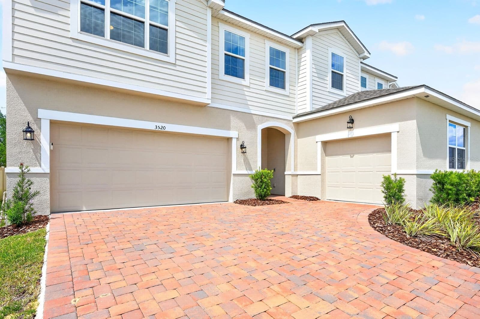 3520 BANANA SHRUB