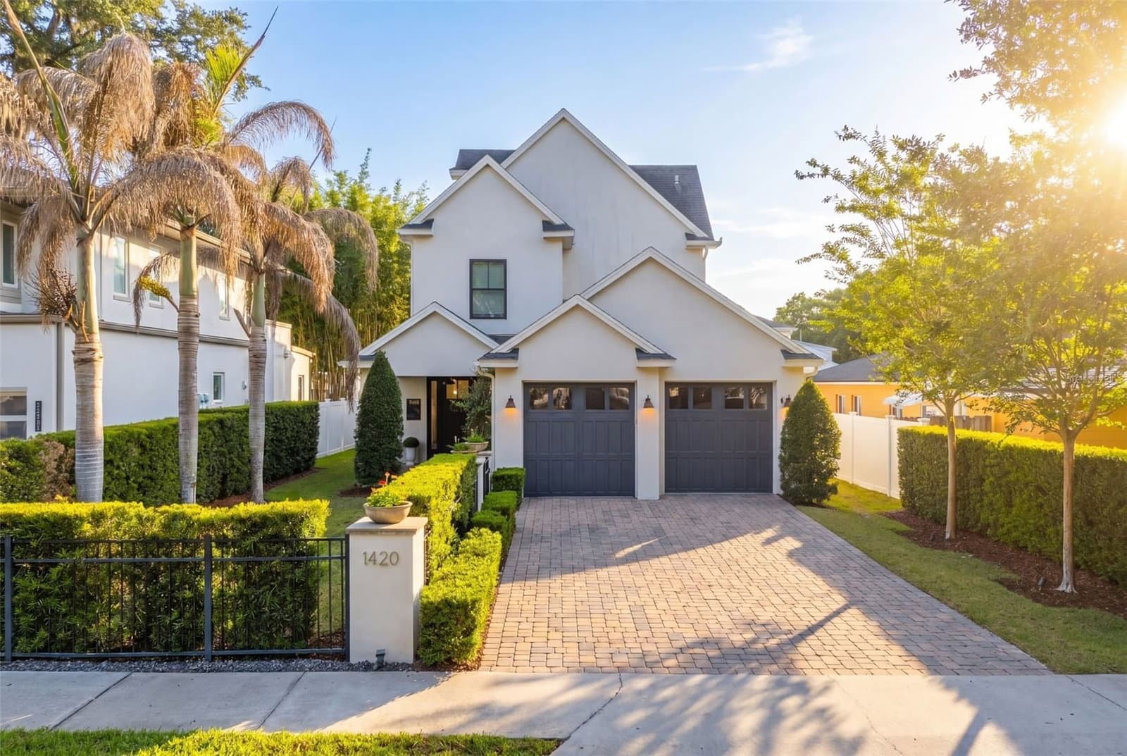 1420 MAGNOLIA