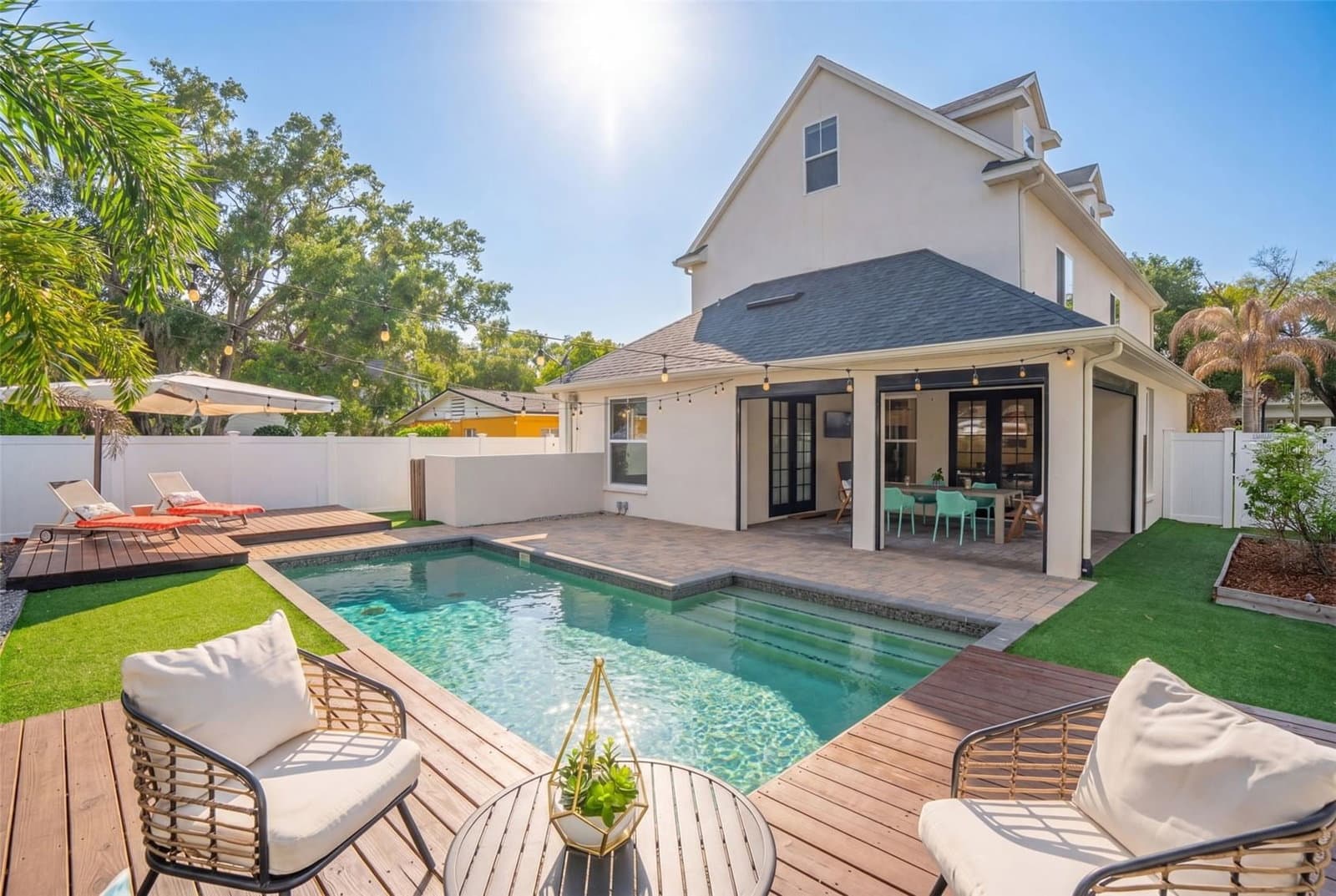 1420 MAGNOLIA