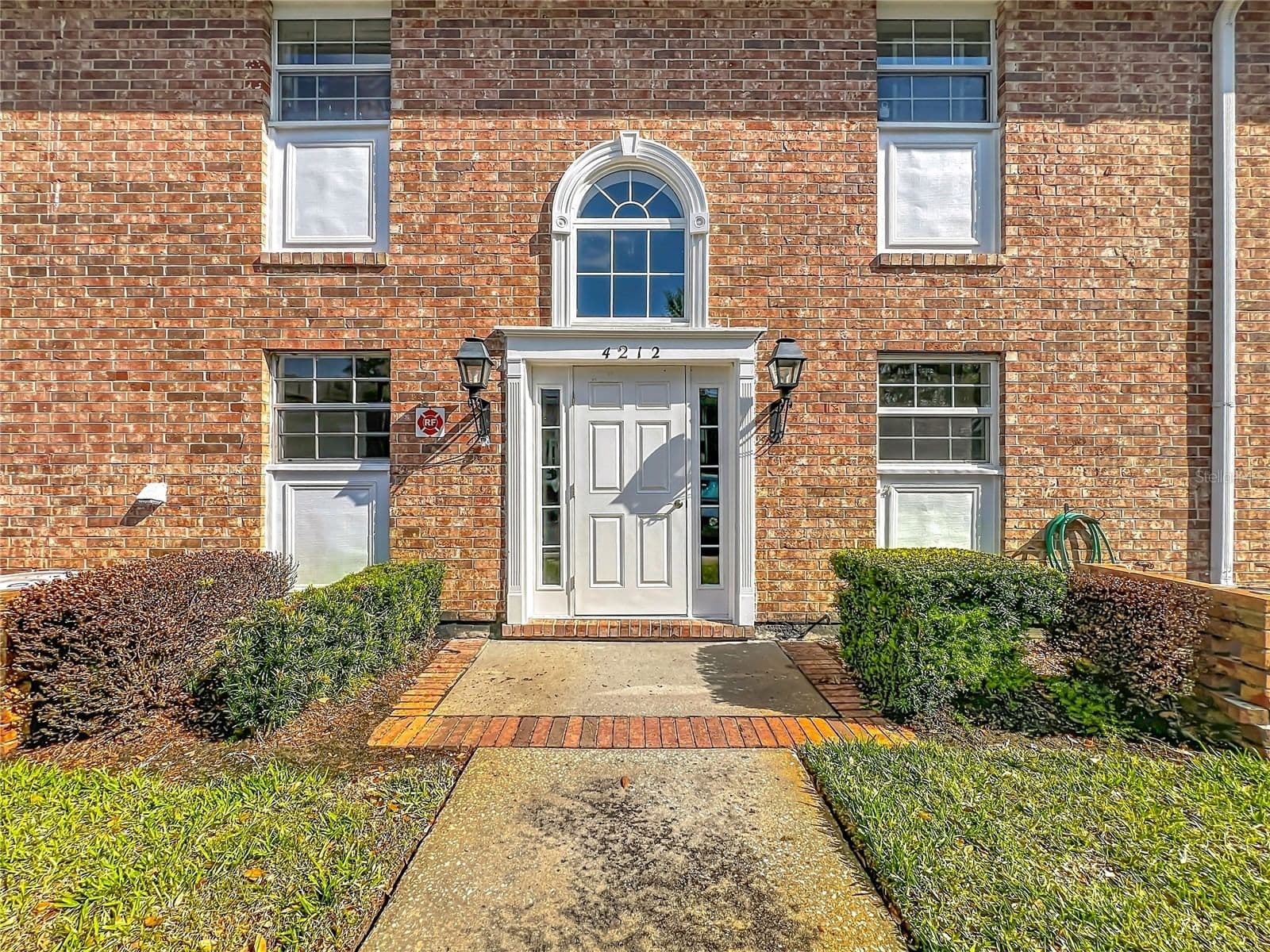 4212 LAKE UNDERHILL