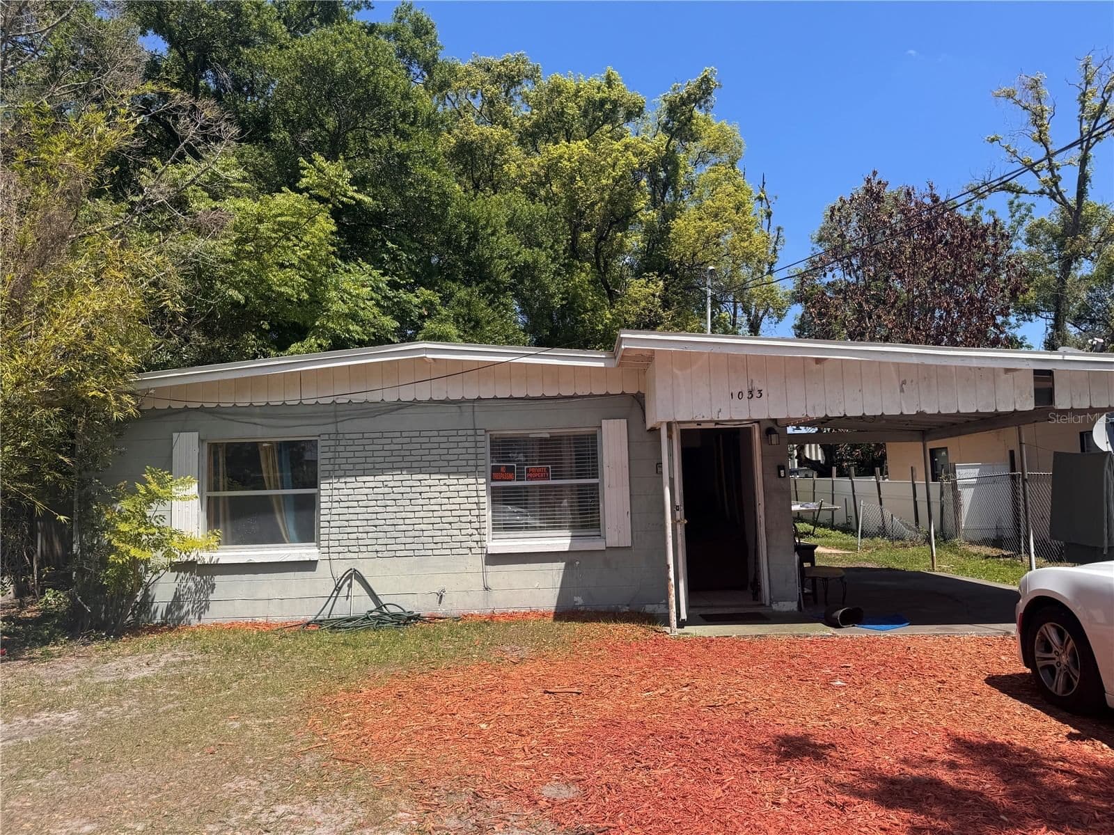 1033 COLUMBIA