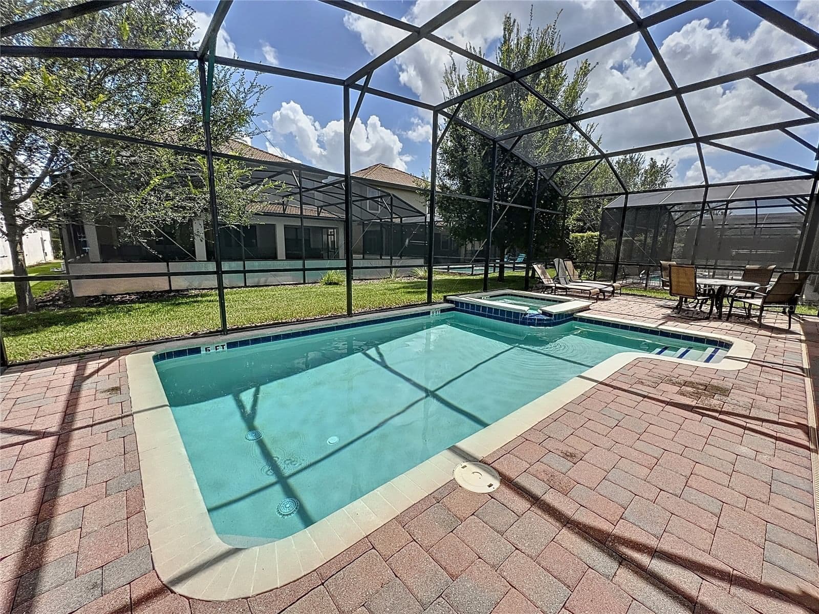 1453 MYRTLEWOOD