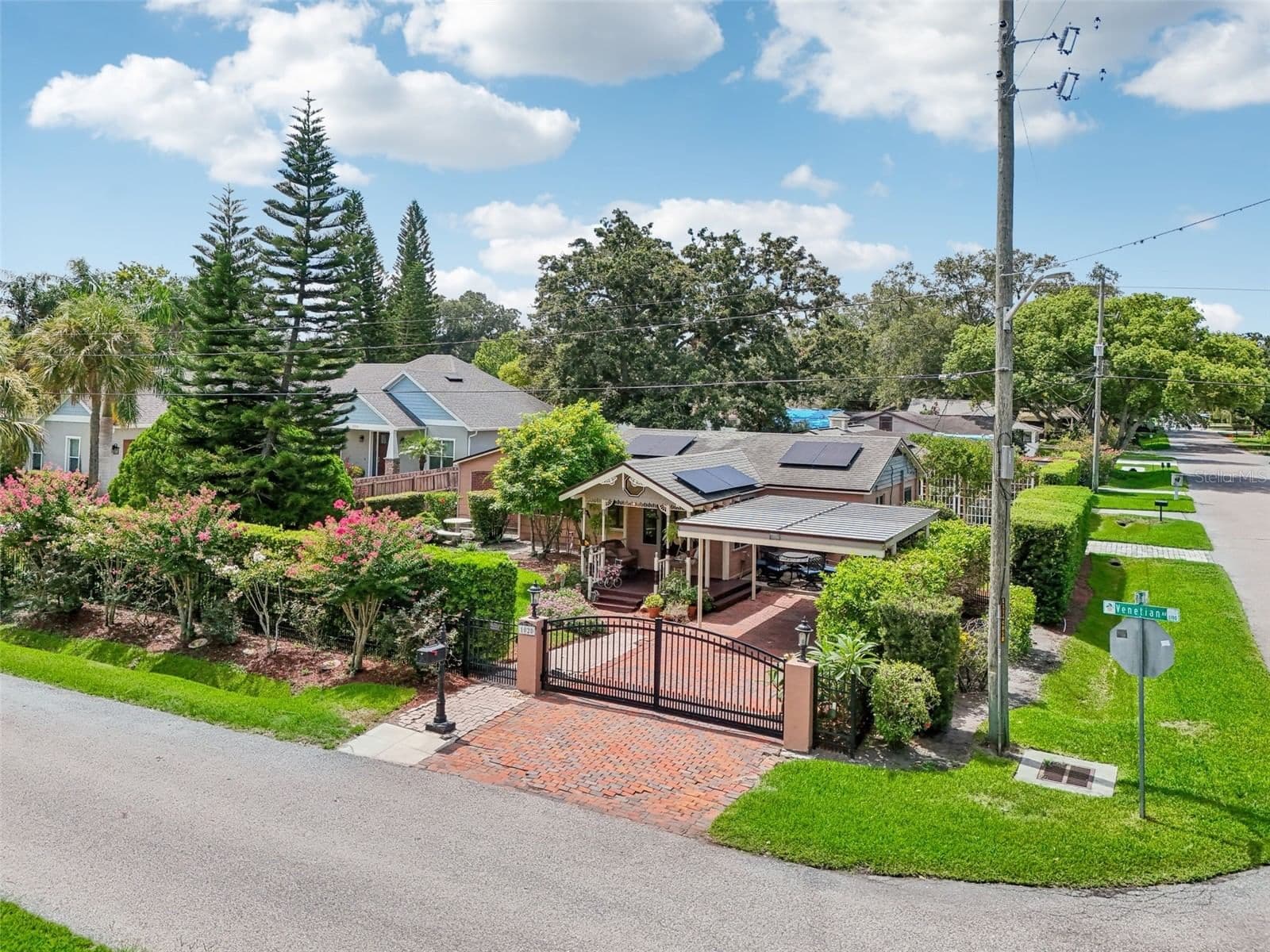 1020 VENETIAN