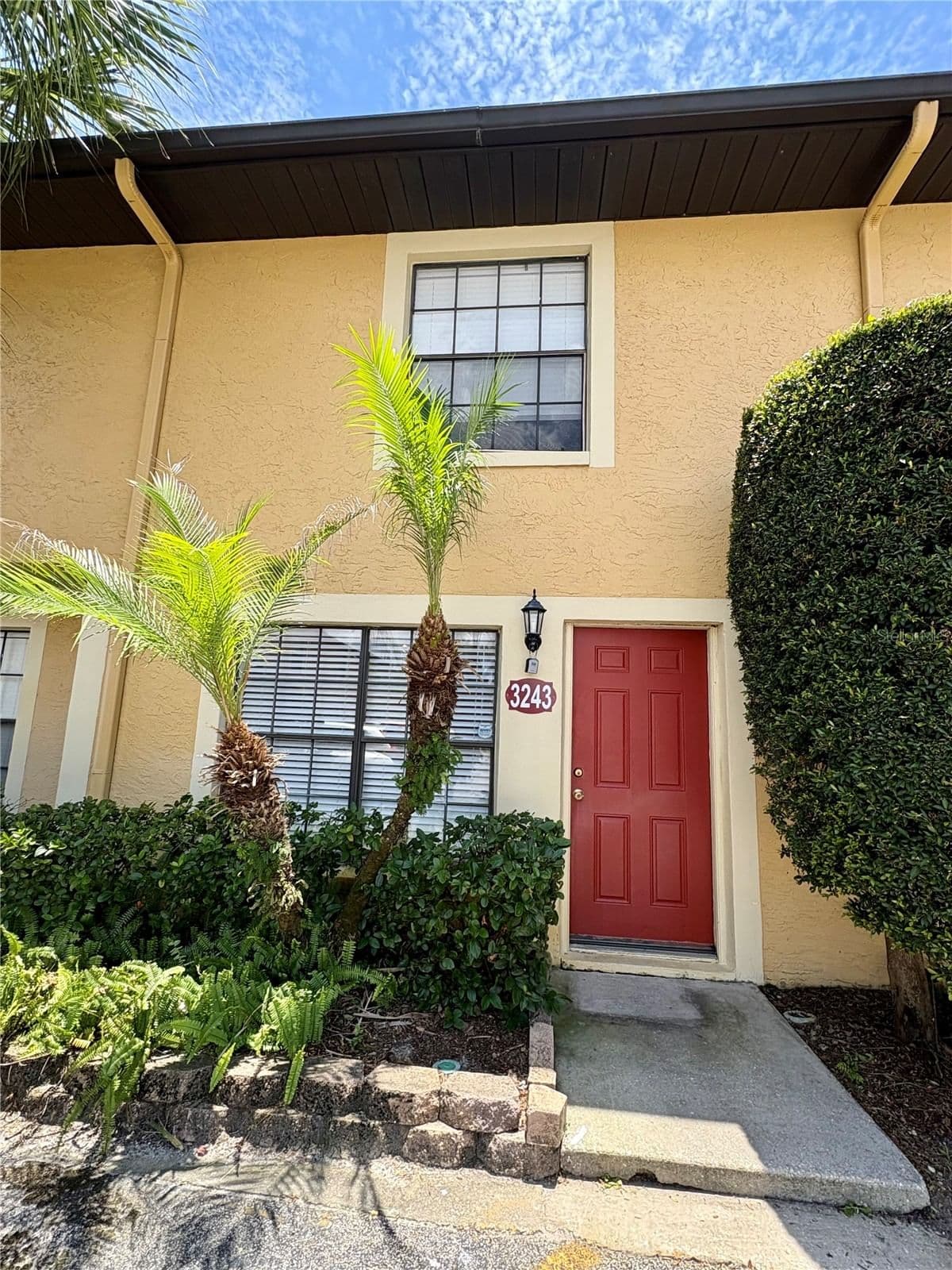 3243 FOREST OAKS COURT
