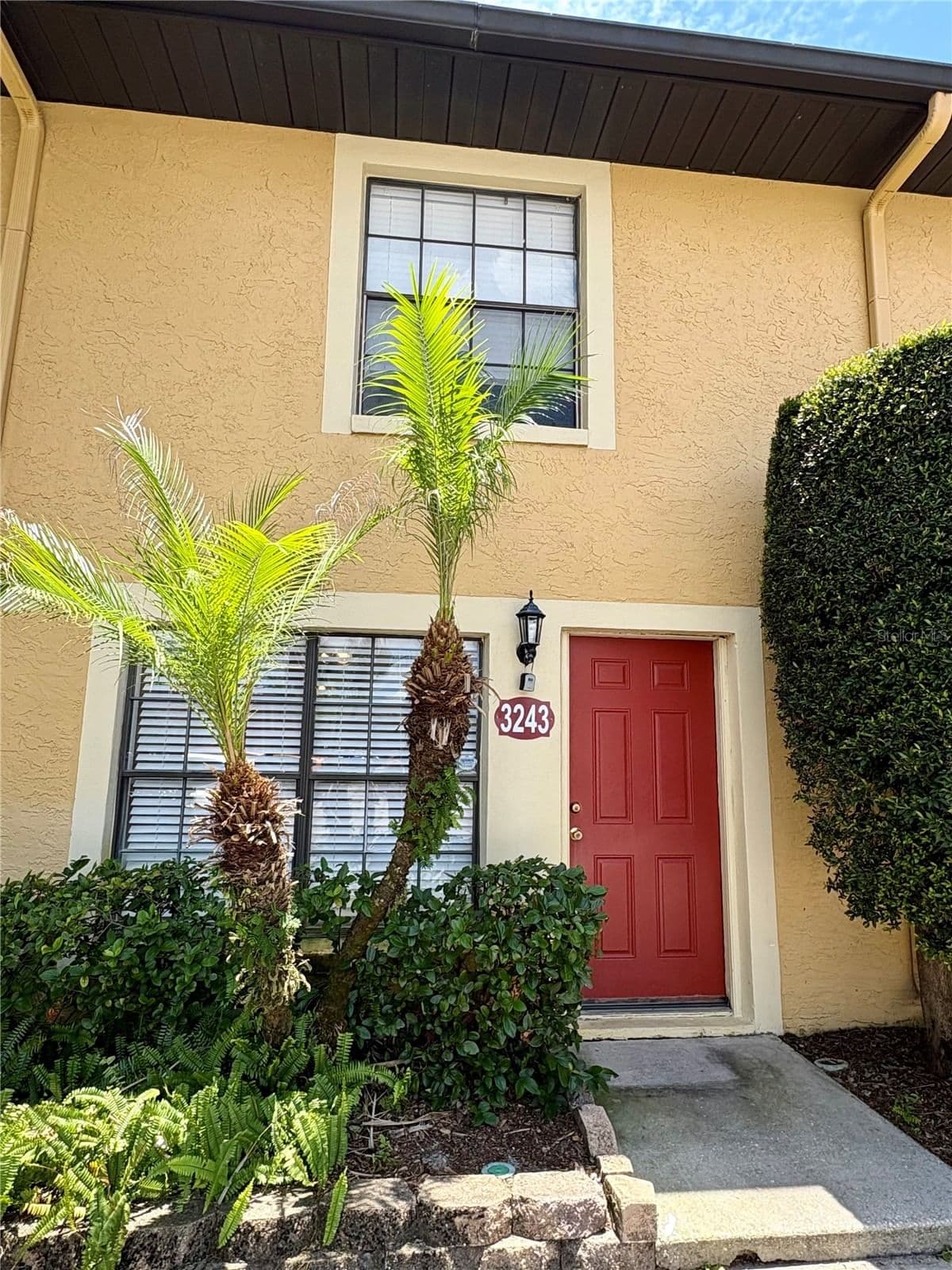 3243 FOREST OAKS COURT