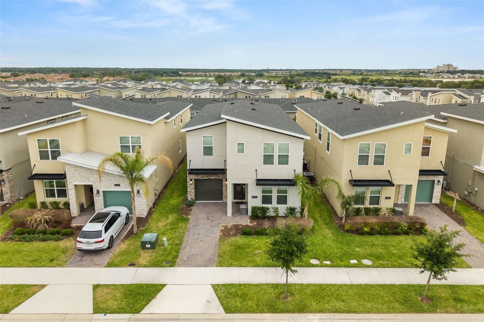 9093 SOMMERSET HILLS