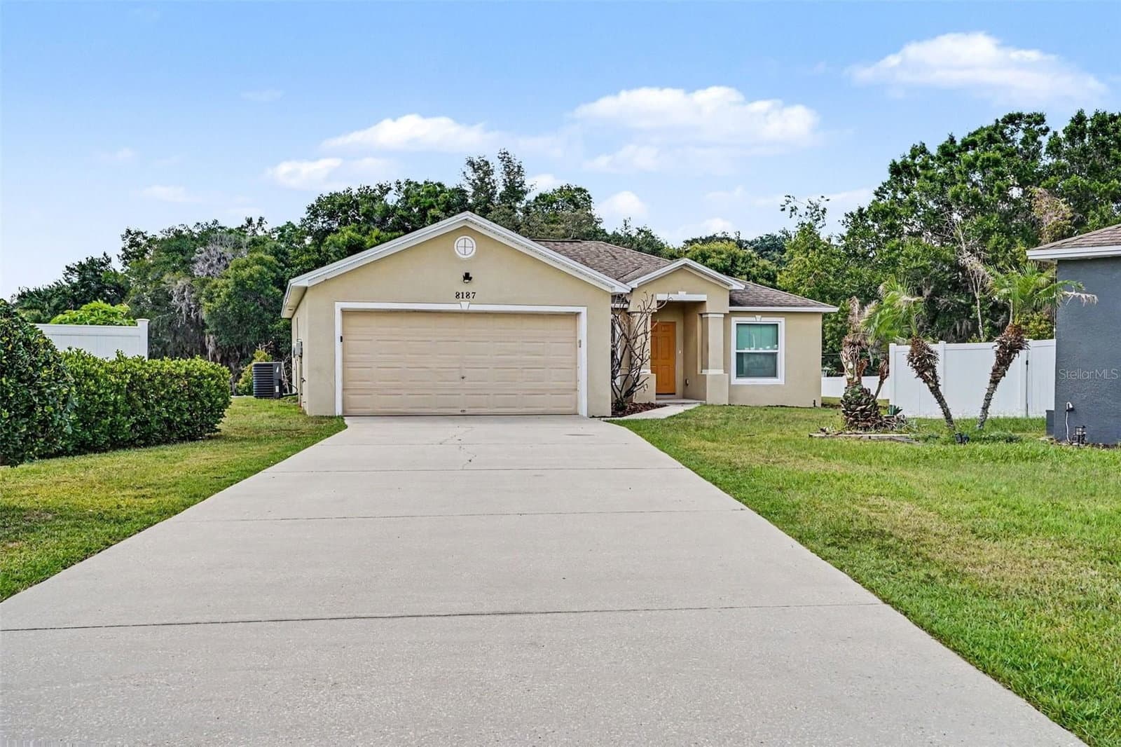 8187 WOODVINE