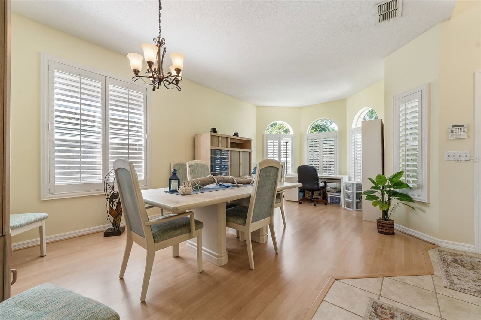 2248 HILLSHIRE