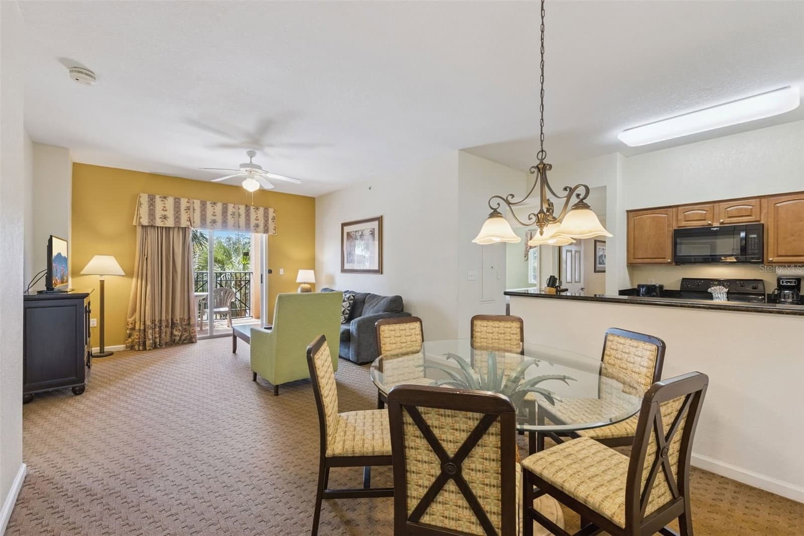 8112 POINCIANA