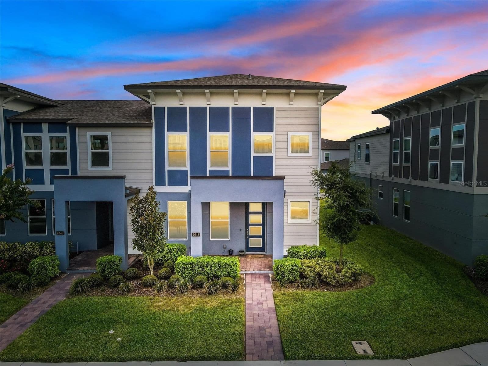 7043 CARRICKBEND