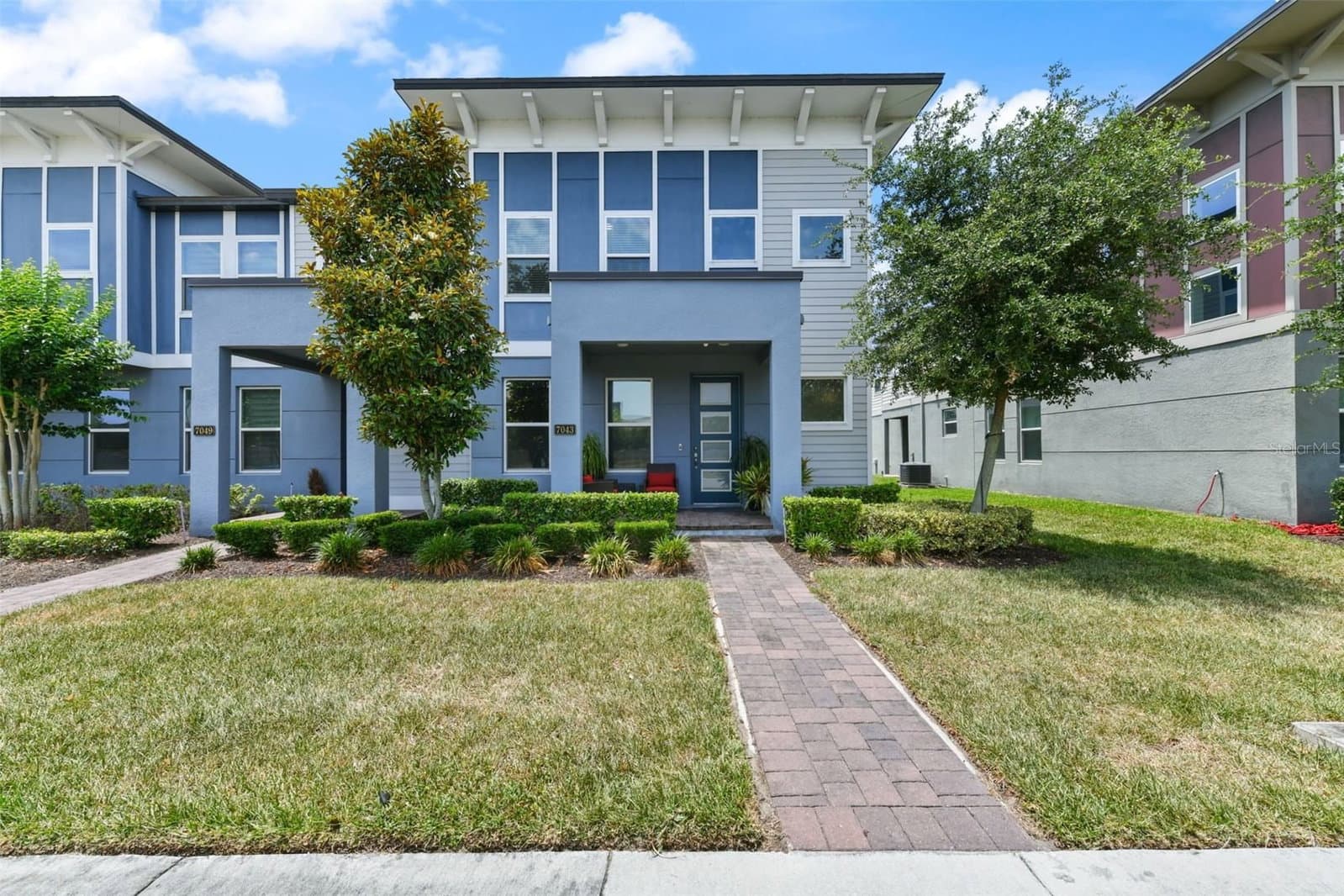 7043 CARRICKBEND