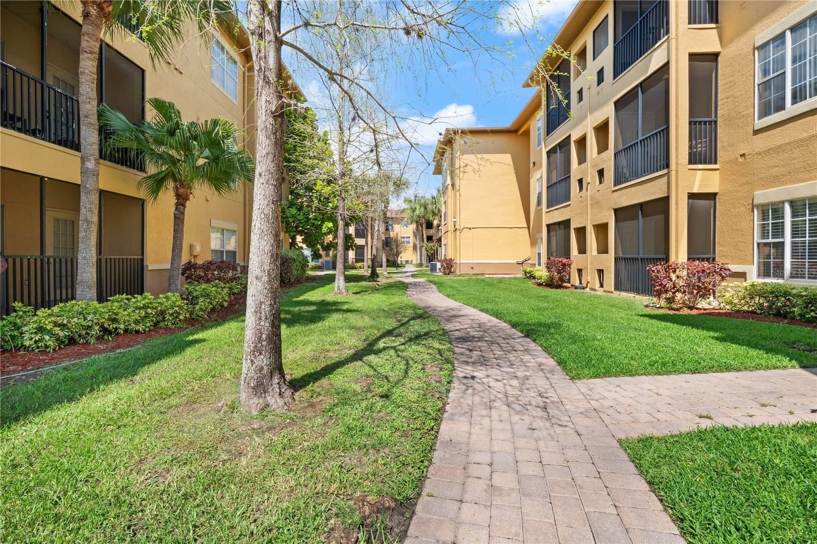 4307 BAYSIDE VILLAGE